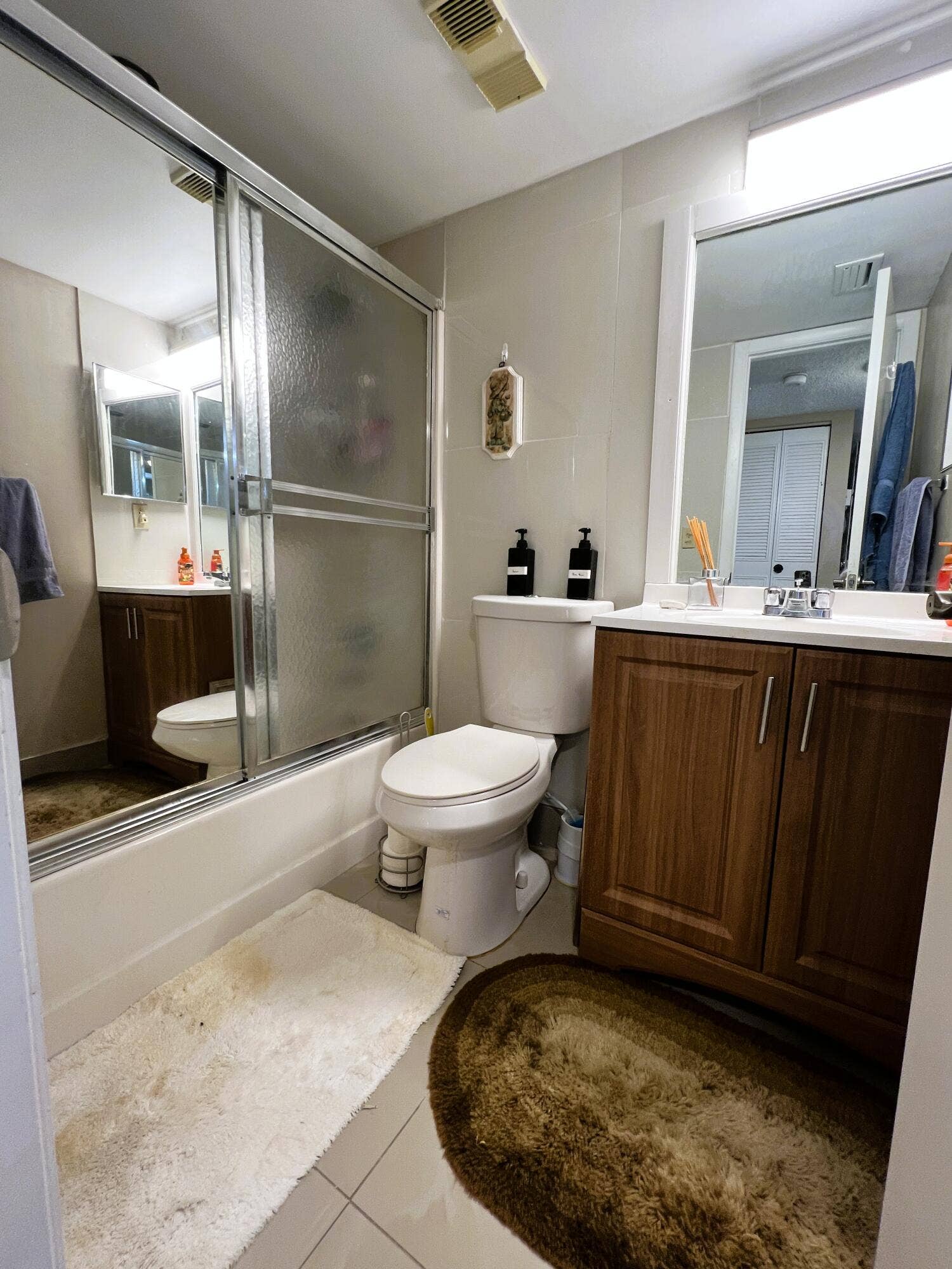 7245 Golf Colony Court, #203, Lake Worth, FL 33467 TUB/SHOWER COMBINATION