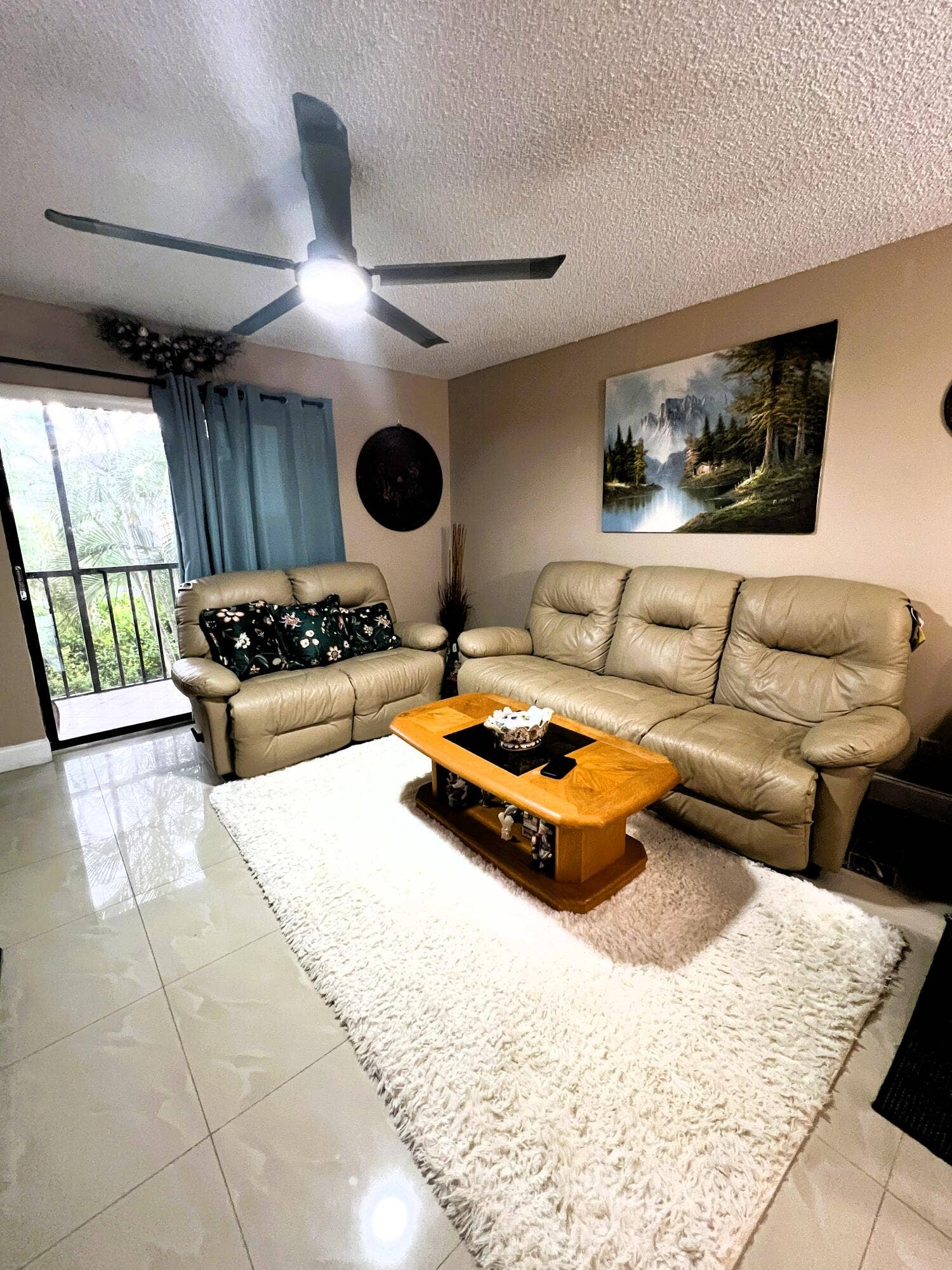 7245 Golf Colony Court, #203, Lake Worth, FL 33467 LIVING ROOM