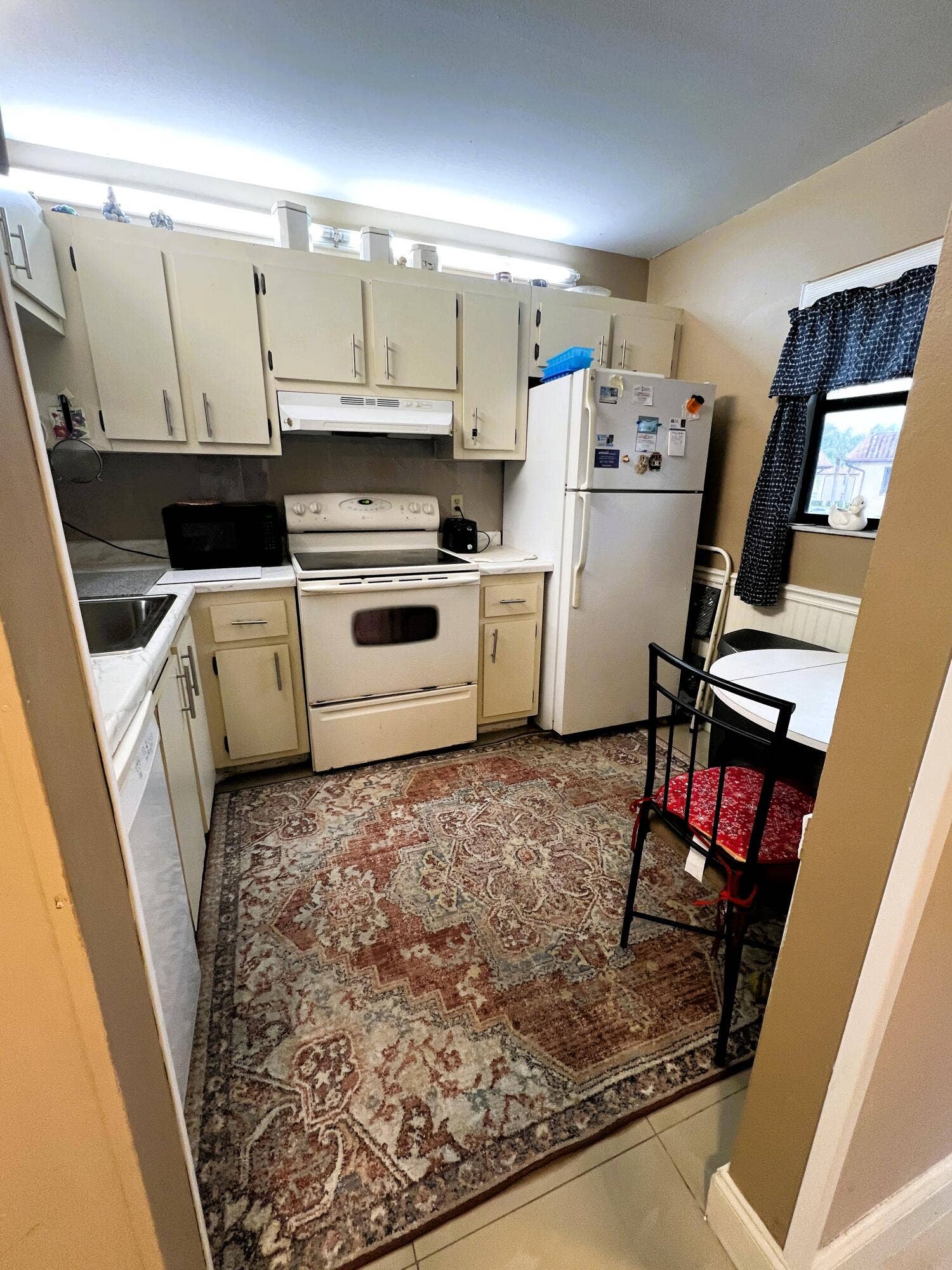 7245 Golf Colony Court, #203, Lake Worth, FL 33467 KITCHEN