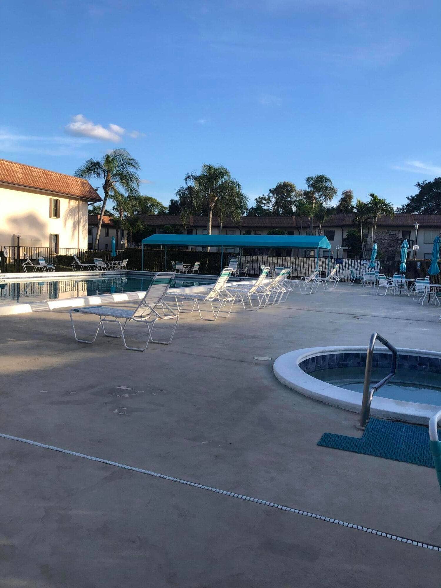 7245 Golf Colony Court, #203, Lake Worth, FL 33467 HOT TUB