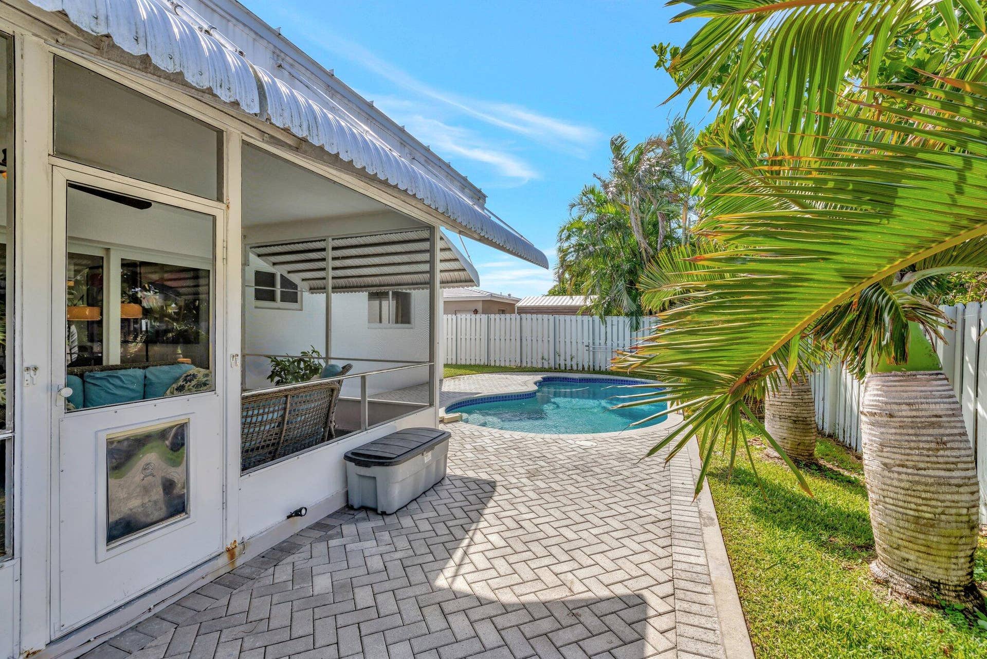613 NE 25TH Avenue, Pompano Beach, FL 33062 54-web-or-mls-699A3800