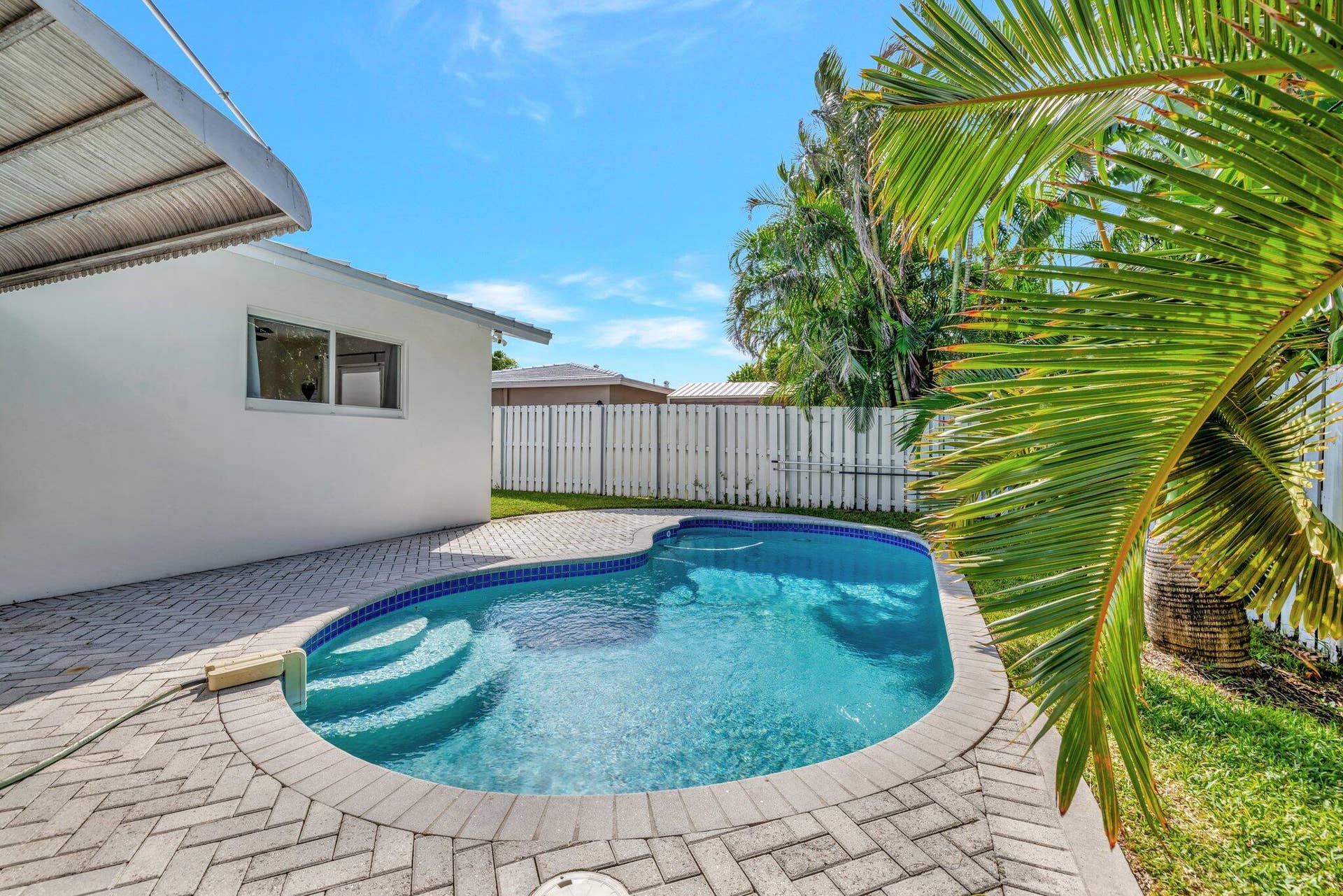 613 NE 25TH Avenue, Pompano Beach, FL 33062 46-web-or-mls-699A3810