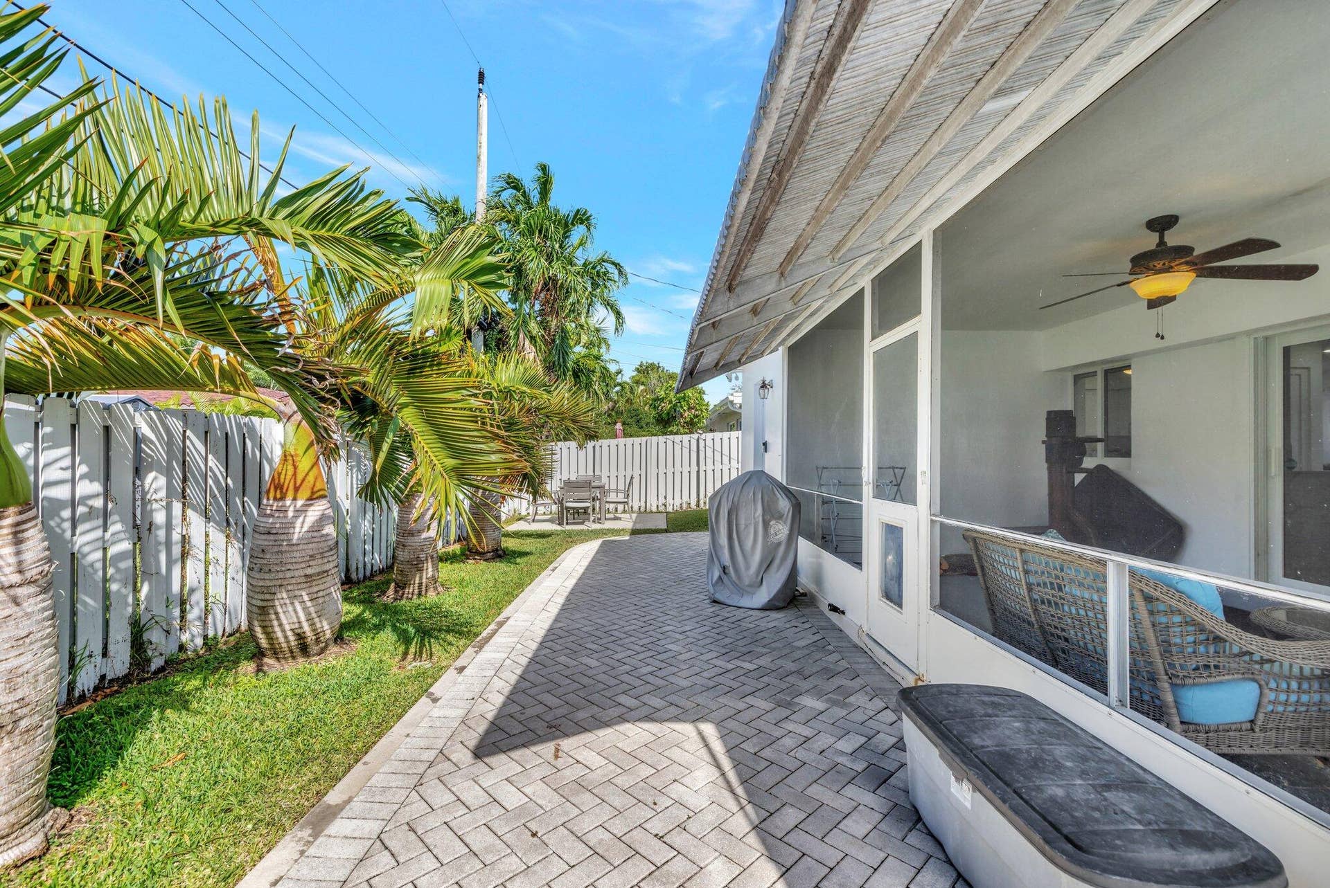 613 NE 25TH Avenue, Pompano Beach, FL 33062 51-web-or-mls-699A3840