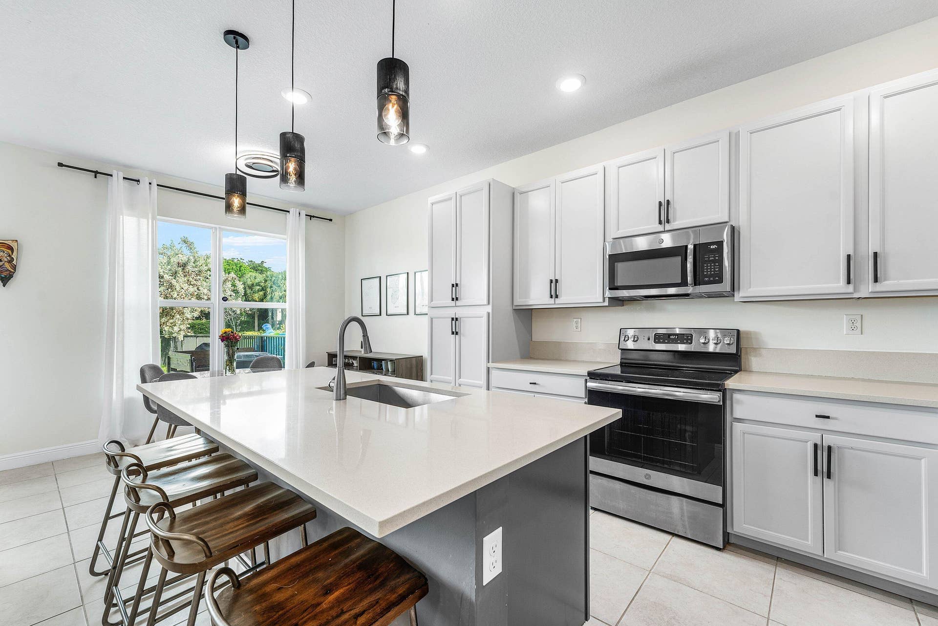 4392 VELEIROS Avenue, Deerfield Beach, FL 33064 1
