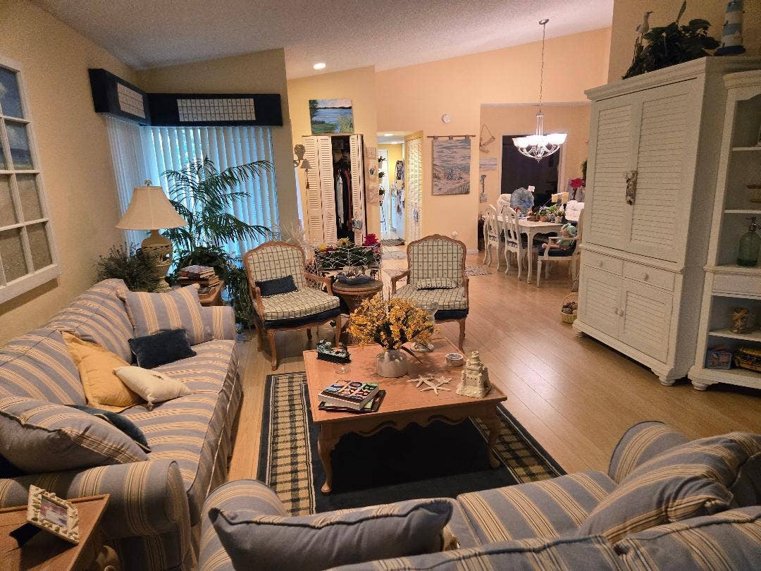 5700 Queen Palm Court, #B, Delray Beach, FL 33484 Living room