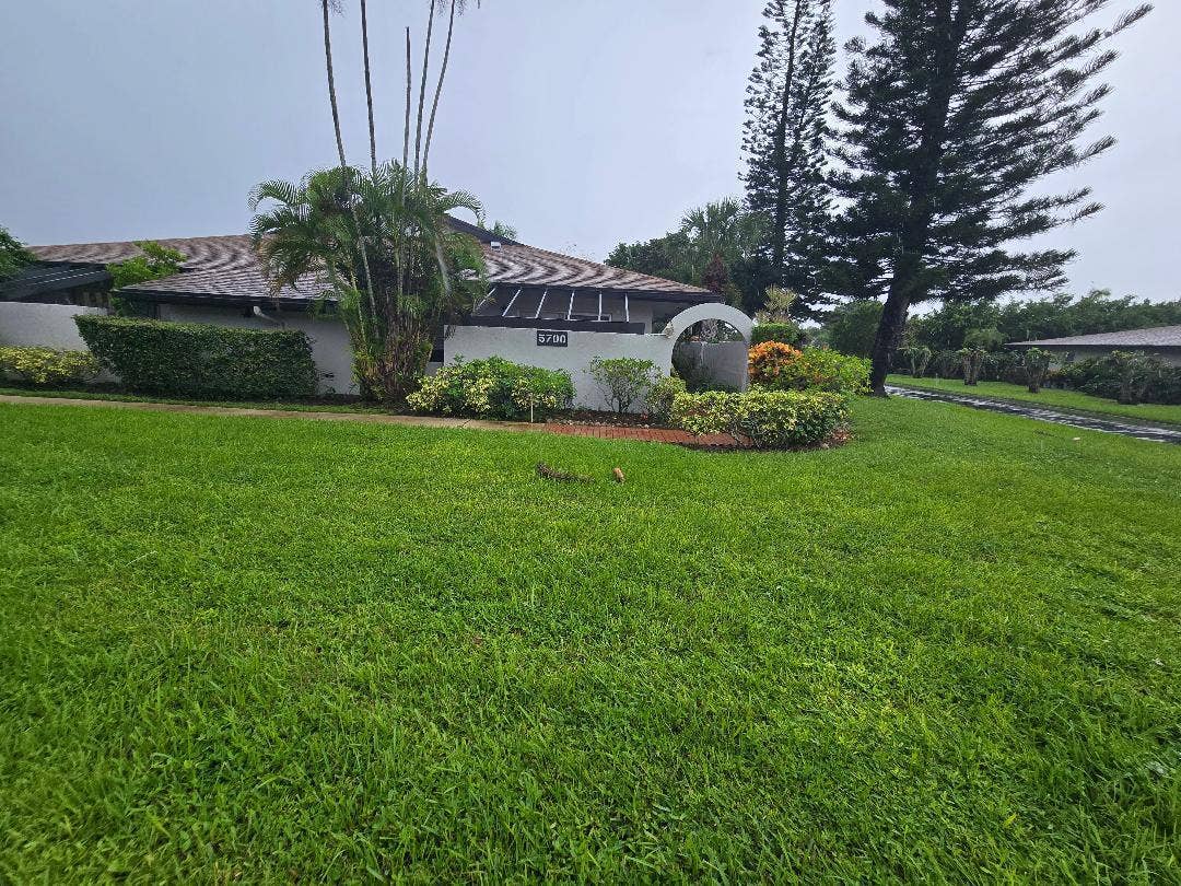 5700 Queen Palm Court, #B, Delray Beach, FL 33484 bebe queen palm19