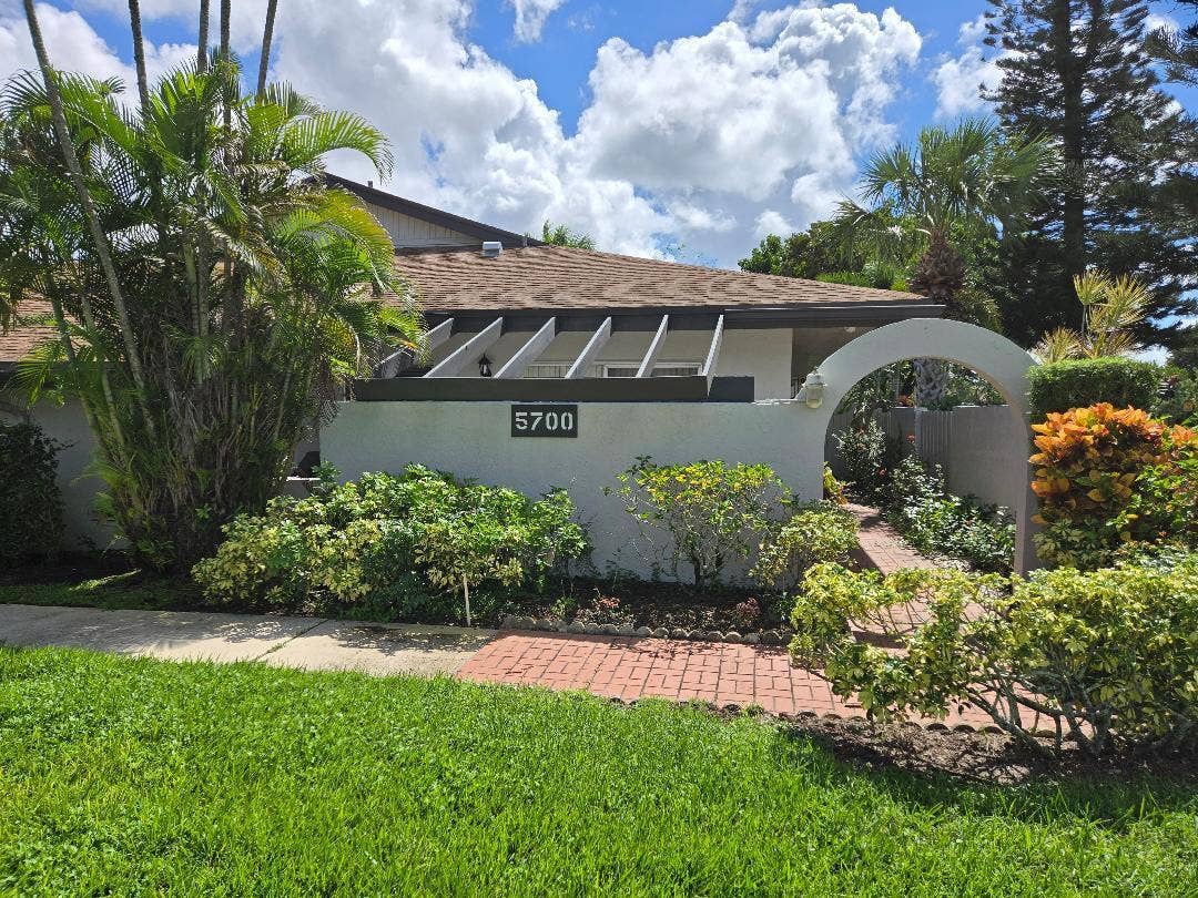 5700 Queen Palm Court, #B, Delray Beach, FL 33484 front
