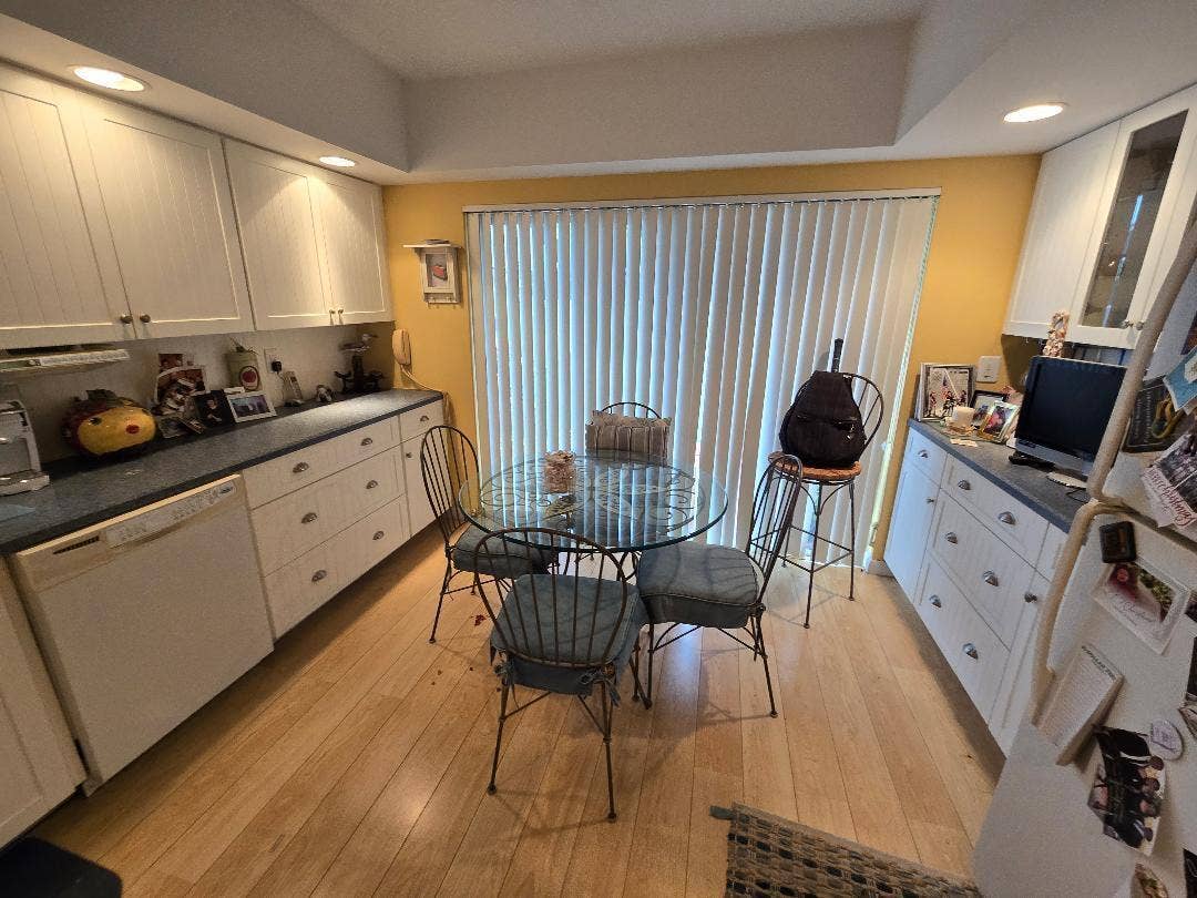 5700 Queen Palm Court, #B, Delray Beach, FL 33484 Kitchen