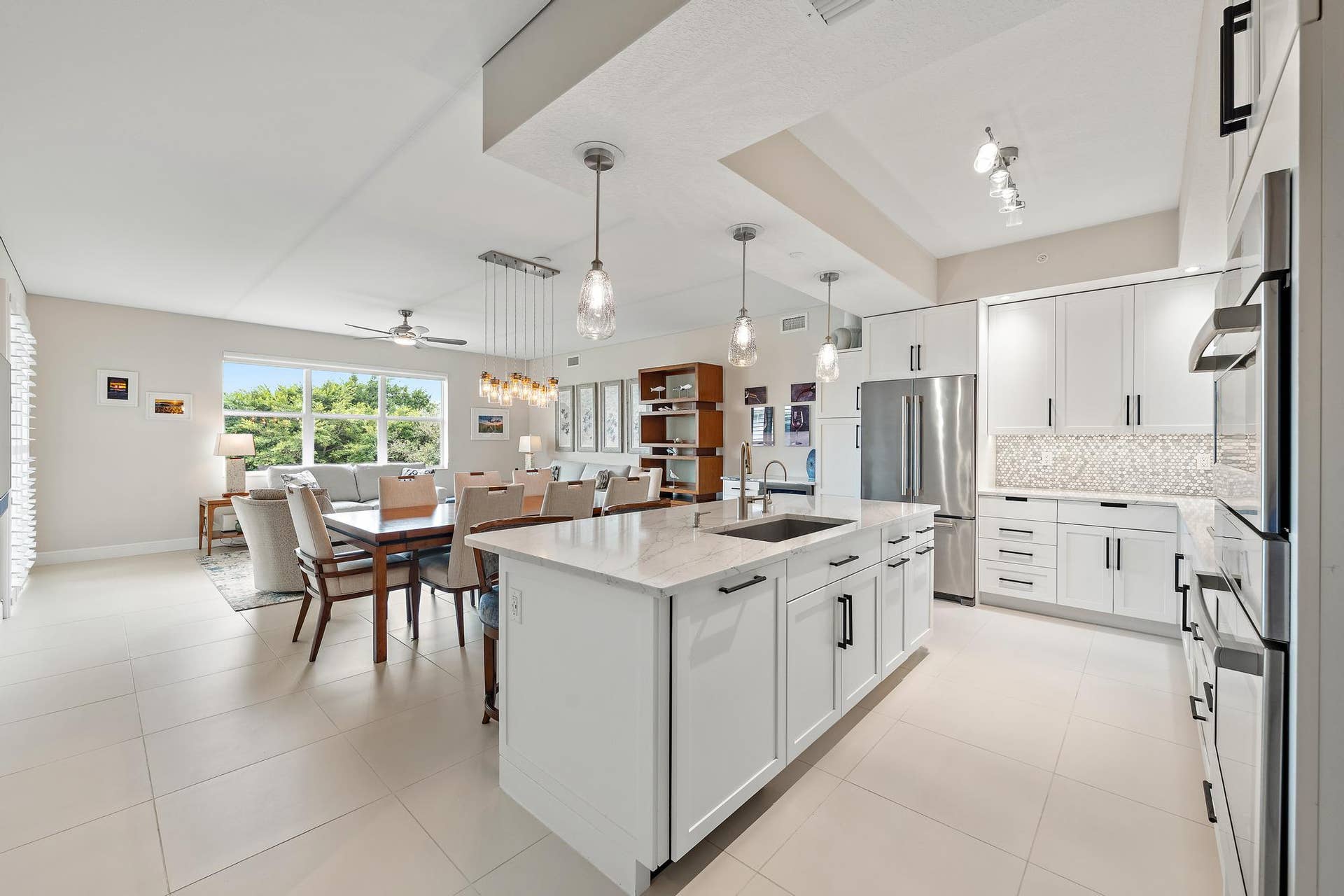 844 Bay Colony Drive S, Juno Beach, FL 33408 Open island kitchen