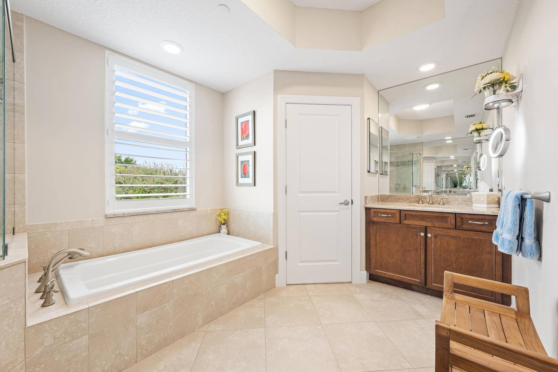 844 Bay Colony Drive S, Juno Beach, FL 33408 Primary bath