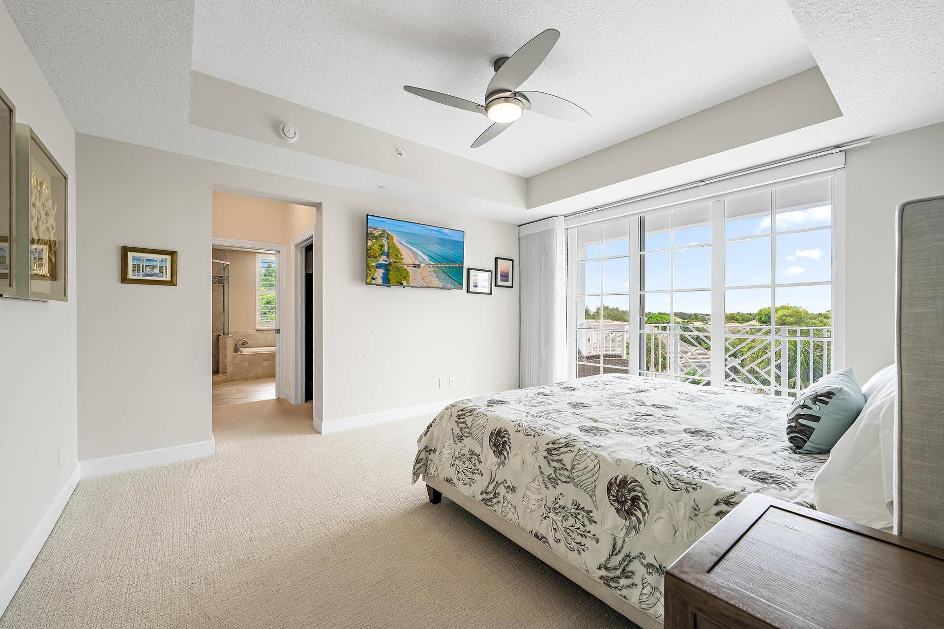 844 Bay Colony Drive S, Juno Beach, FL 33408 Primary suite