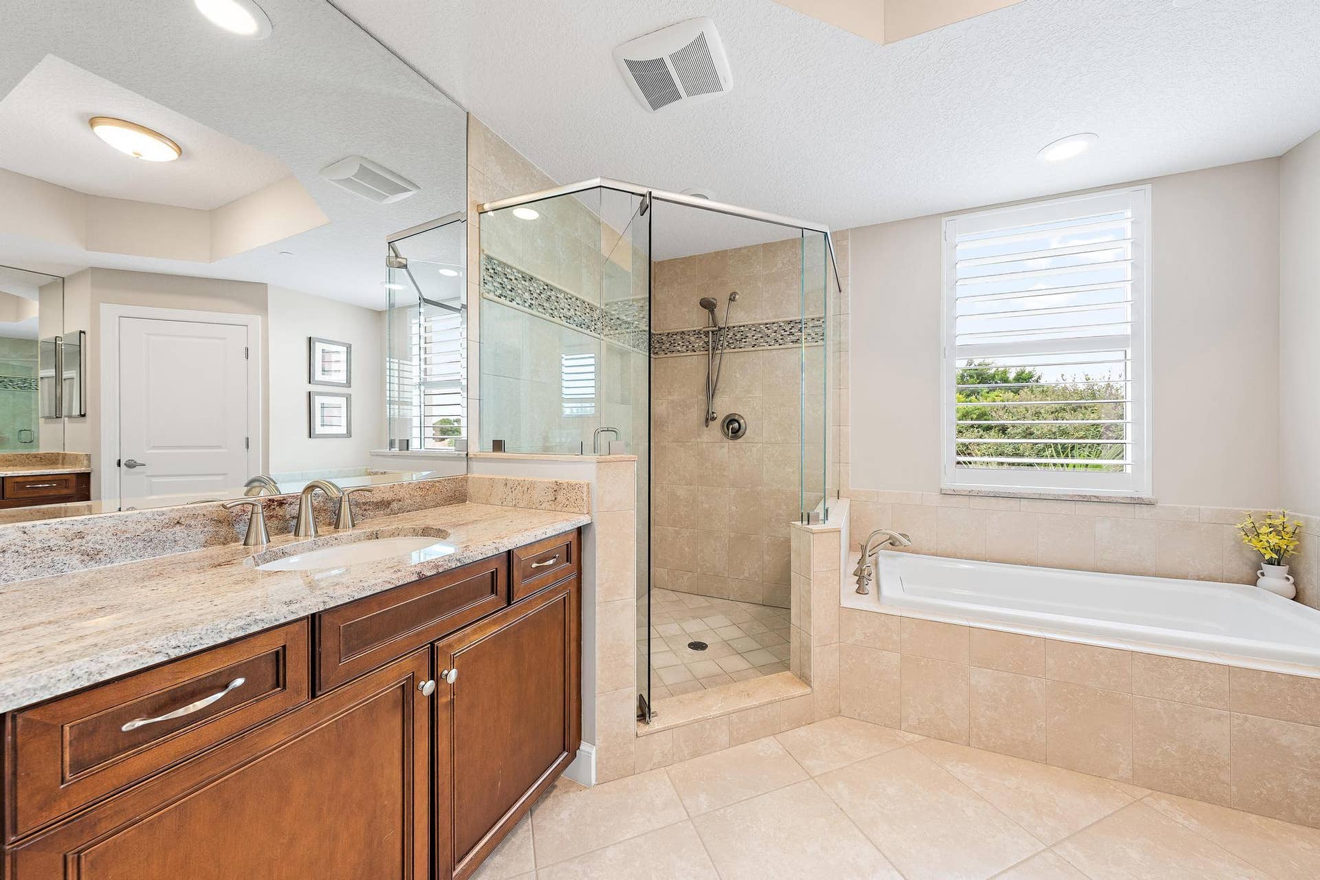 844 Bay Colony Drive S, Juno Beach, FL 33408 Primary bath