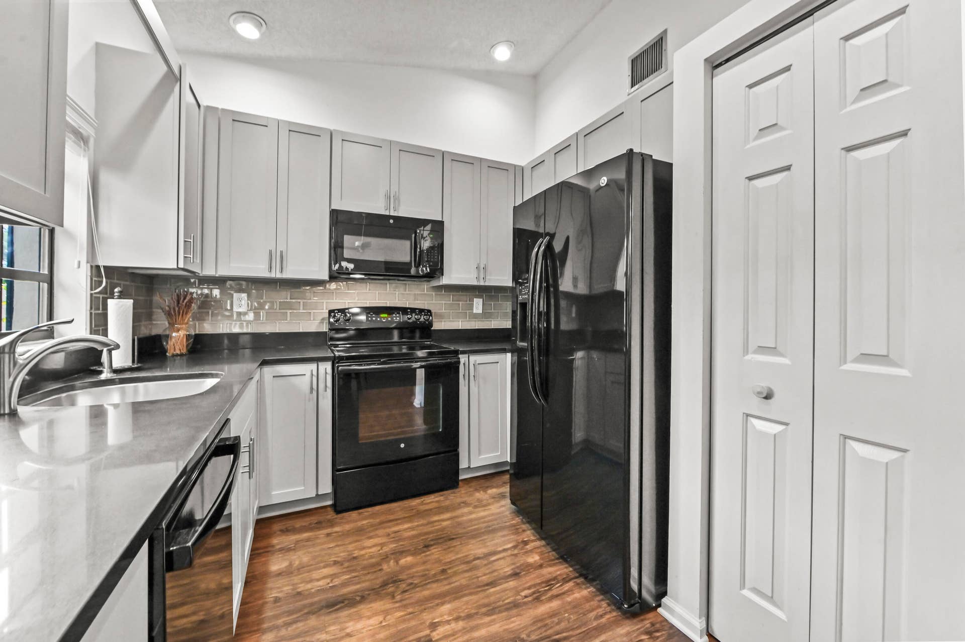 13 Kitchen 02