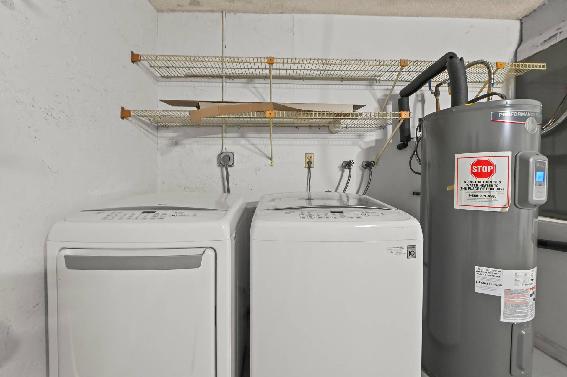 25 Laundry room 01