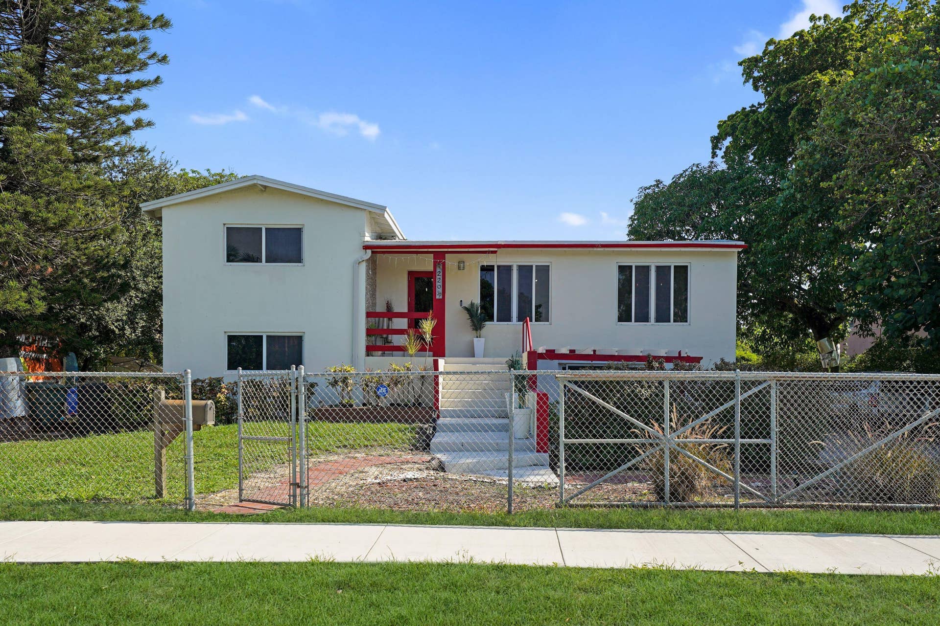 220 NW 42ND Street, Oakland Park, FL 33309 ABC00478