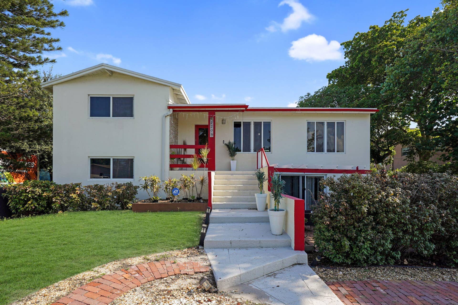 220 NW 42ND Street, Oakland Park, FL 33309 ABC00484