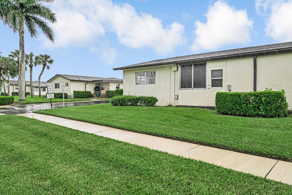 2857 W Ashley Drive W, #A, West Palm Beach, FL 33415 27