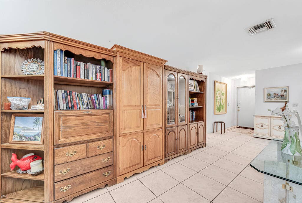 2857 W Ashley Drive W, #A, West Palm Beach, FL 33415 09
