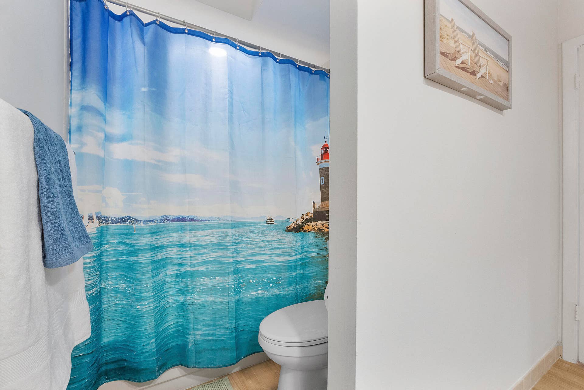 full bathroom with shower tub combo