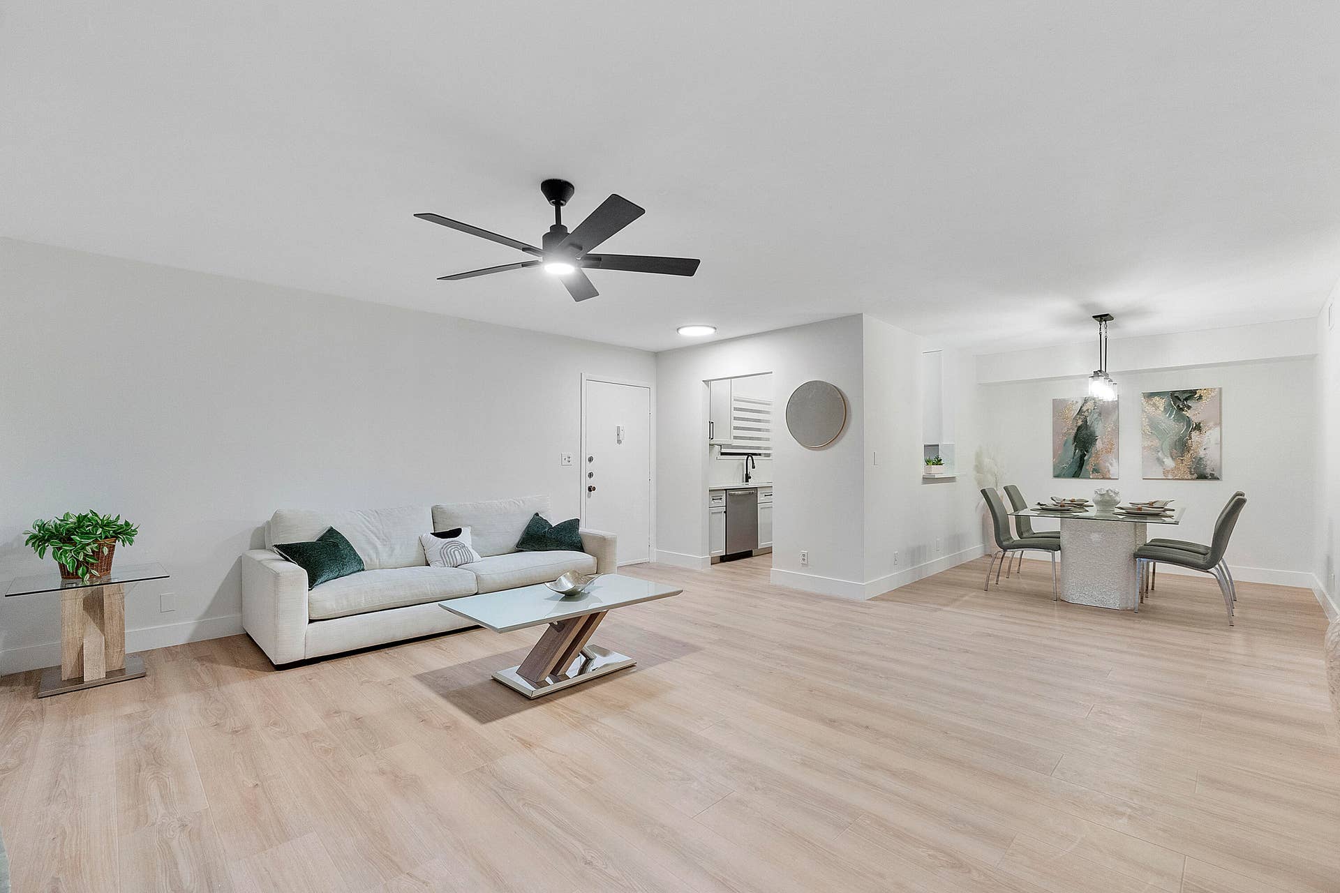 195 DEER CREEK Boulevard, #807, Deerfield Beach, Deerfield Beach, FL 33442 living room dining room and kitchen access