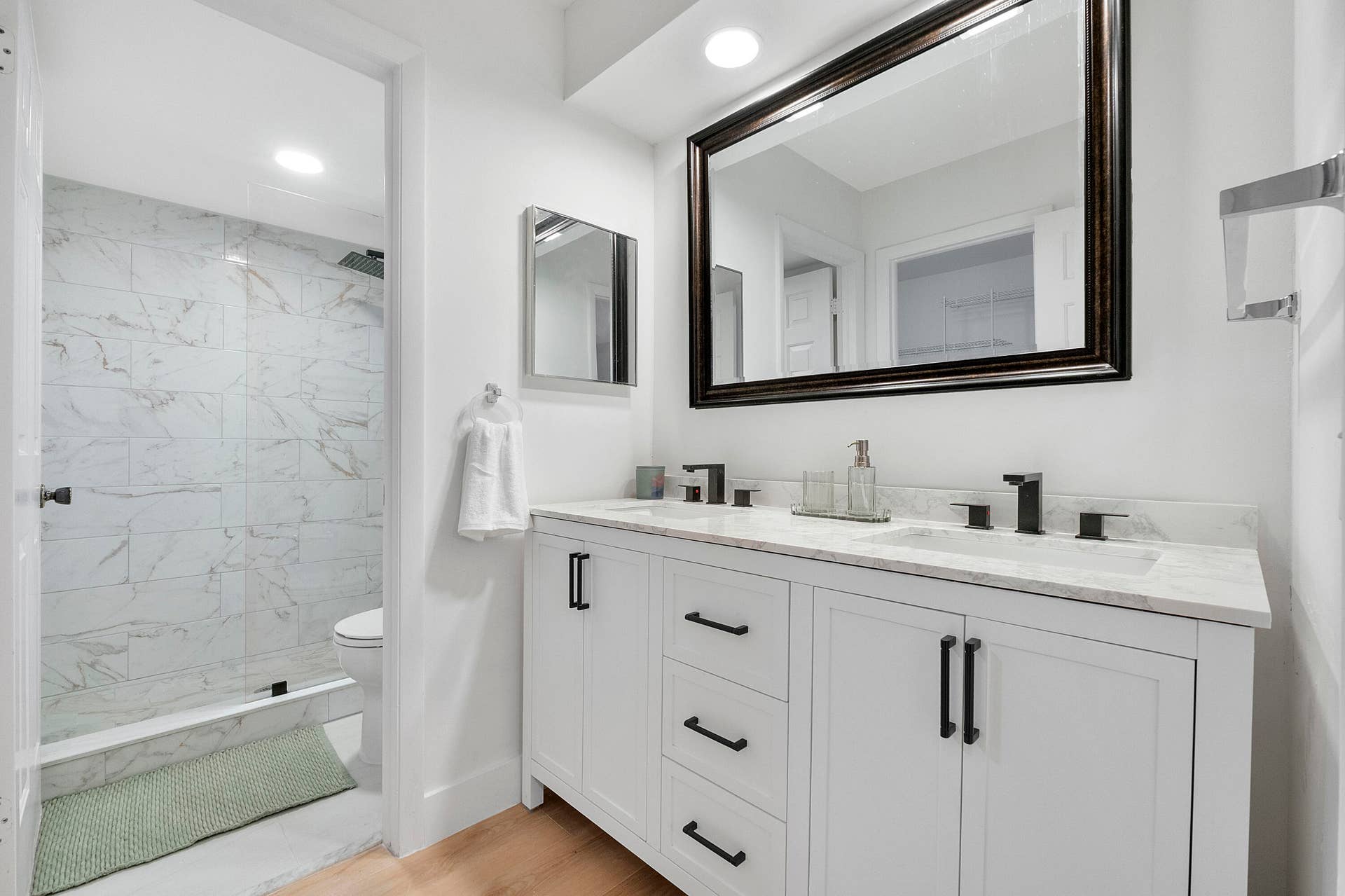 195 DEER CREEK Boulevard, #807, Deerfield Beach, Deerfield Beach, FL 33442 primary bathroom with double sink vanity