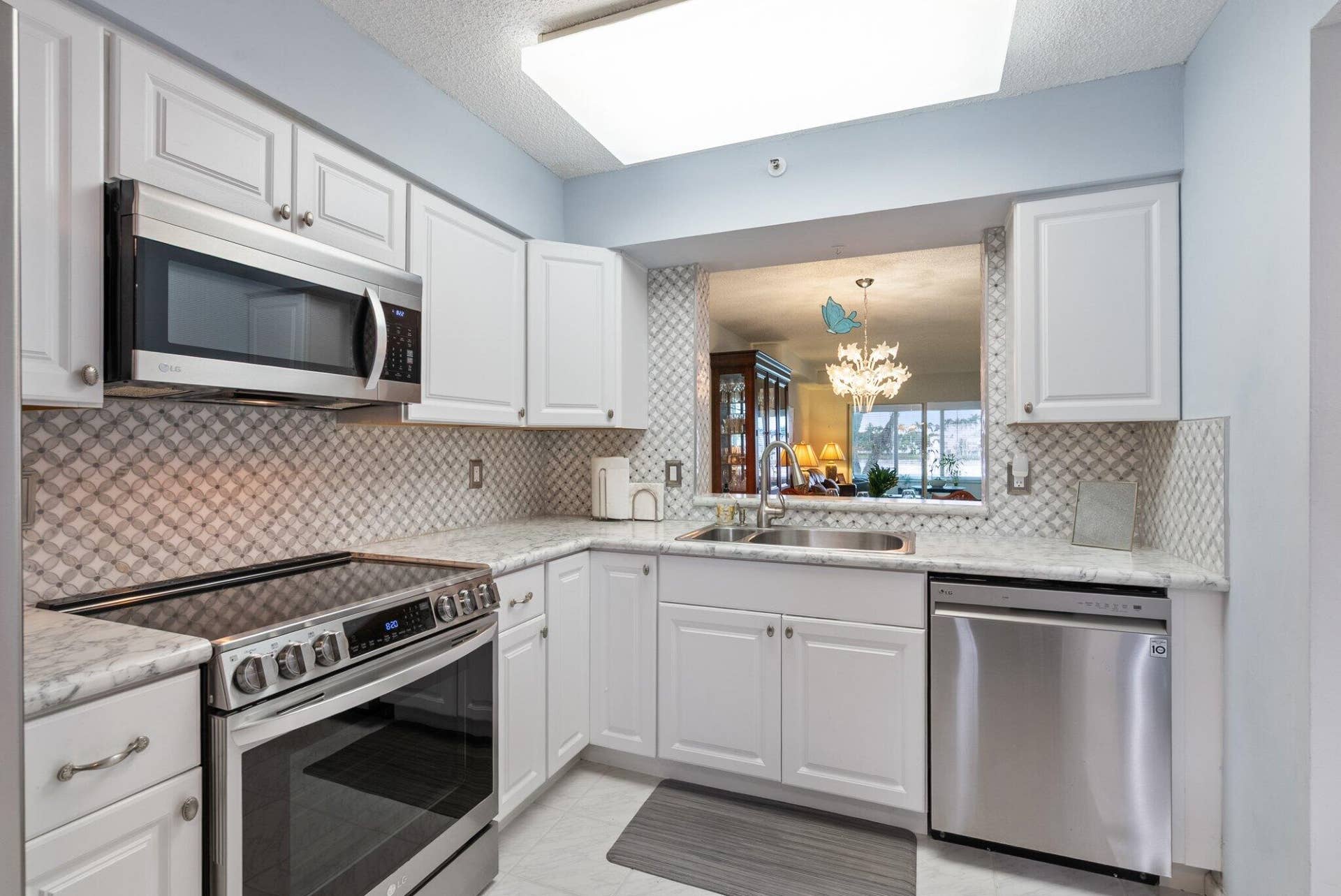 New Backsplash and counters, cabinets