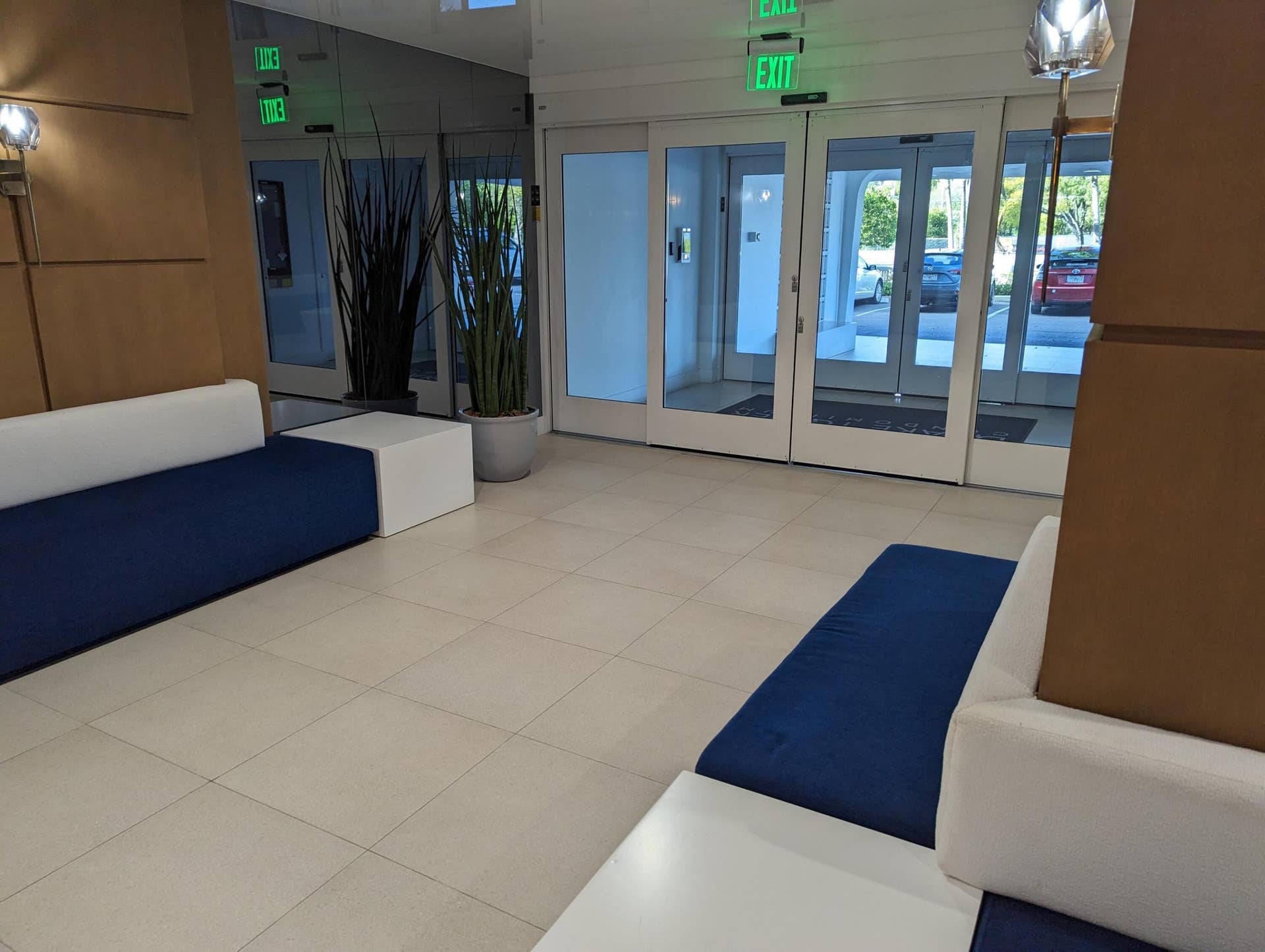 1800 N ANDREWS Avenue, #5B, Fort Lauderdale, Fort Lauderdale, FL 33311 Call box entry into lobby