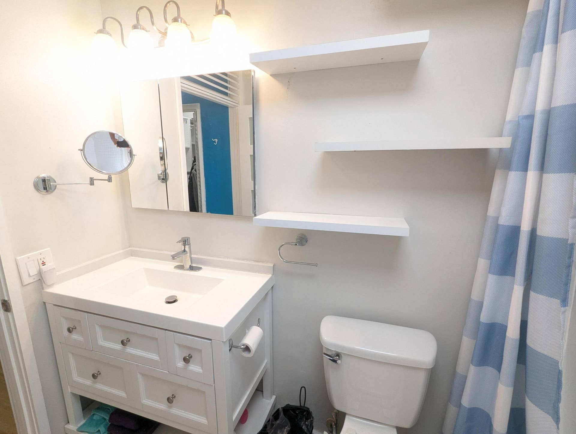 1800 N ANDREWS Avenue, #5B, Fort Lauderdale, Fort Lauderdale, FL 33311 Main bath, white vanity with integrated sink, chrome faucet, and storage drawers