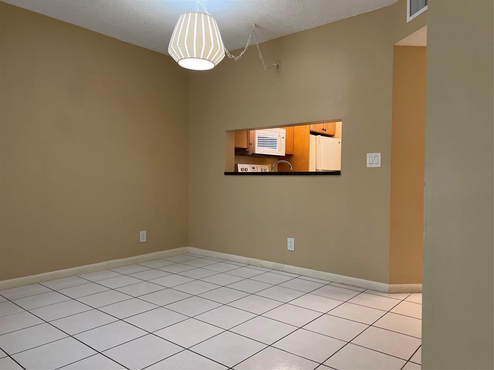 8820 ROYAL PALM Boulevard, #109-4, Coral Springs, Coral Springs, FL 33065 Dining Area