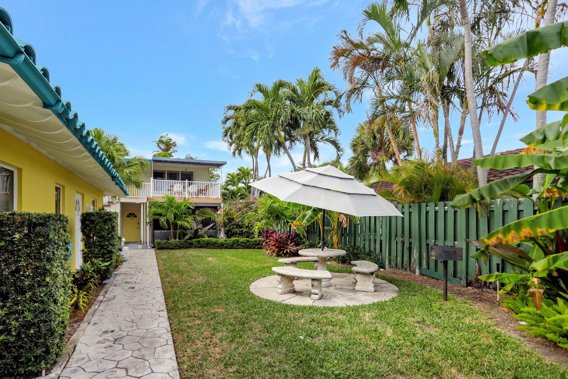 305 HIBISCUS Avenue, Pompano Beach, FL 33062 36-web-or-mls-001L1750