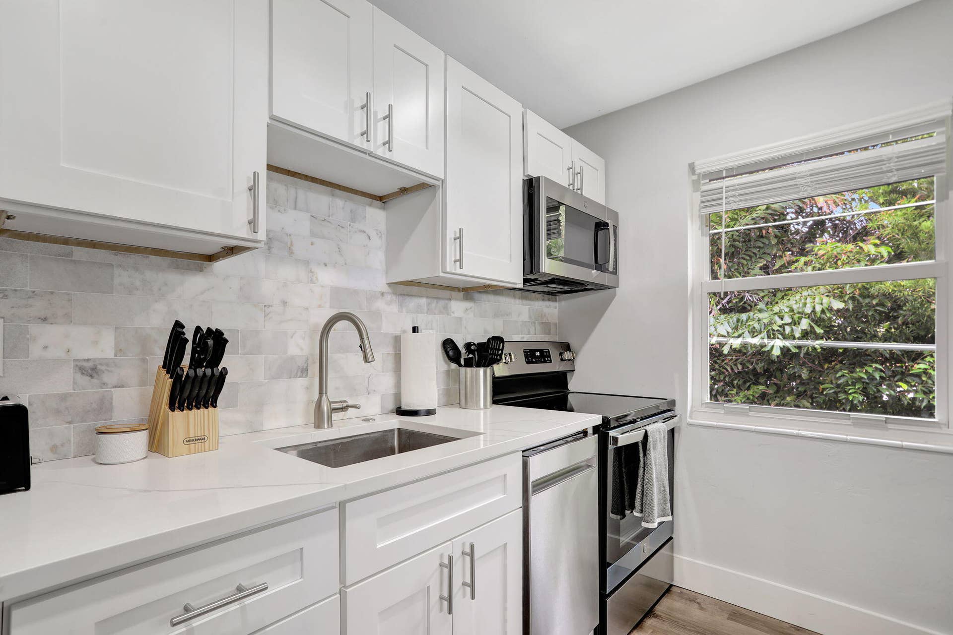 305 HIBISCUS Avenue, Pompano Beach, FL 33062 21-web-or-mls-001L1669