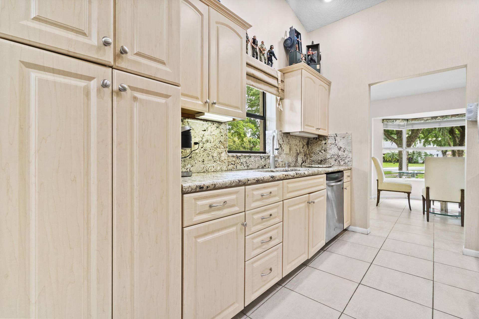 2588 Blue Sage Avenue, Coconut Creek, FL 33063 Kitchen