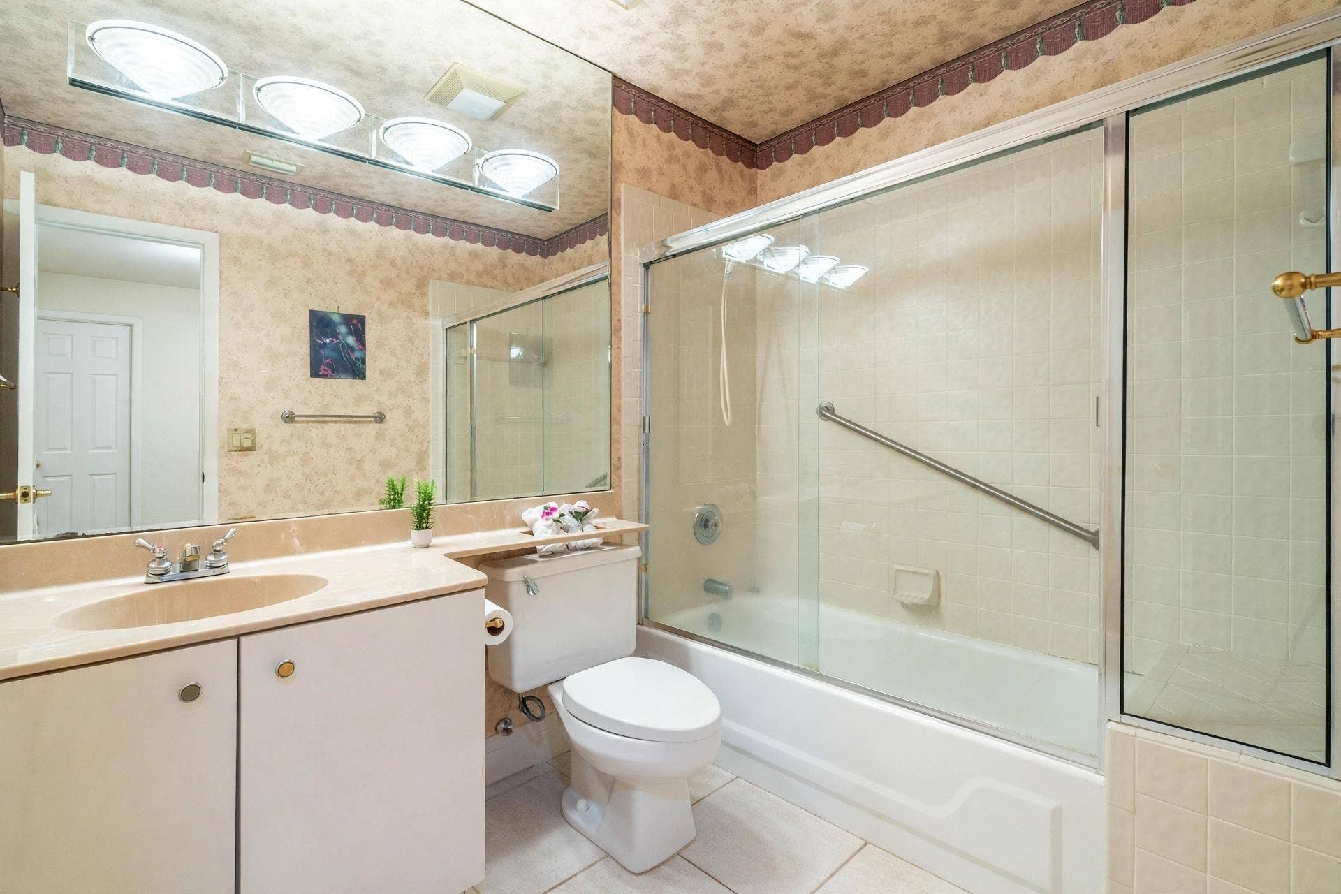 2588 Blue Sage Avenue, Coconut Creek, FL 33063 Bathroom