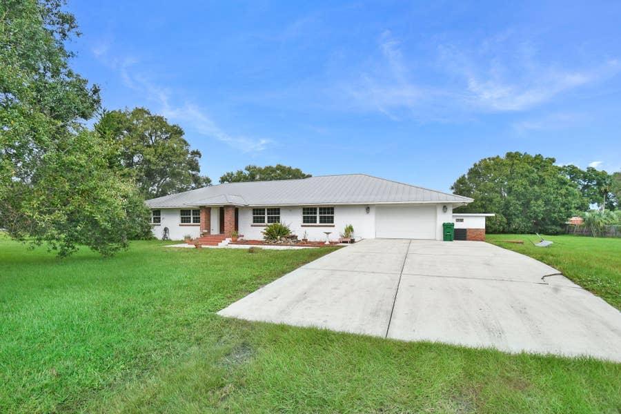 Property photo for 2050 W BOOTHE Drive, Fort Pierce, FL