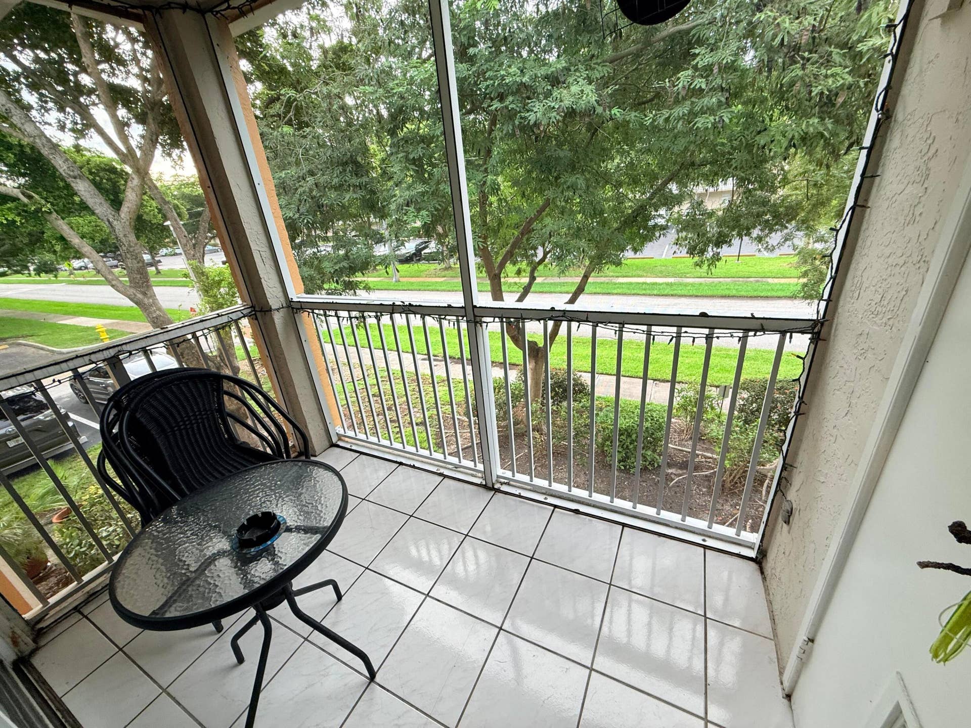 401 SE 10TH Street, #B201, Dania Beach, FL 33004 Screened balcony