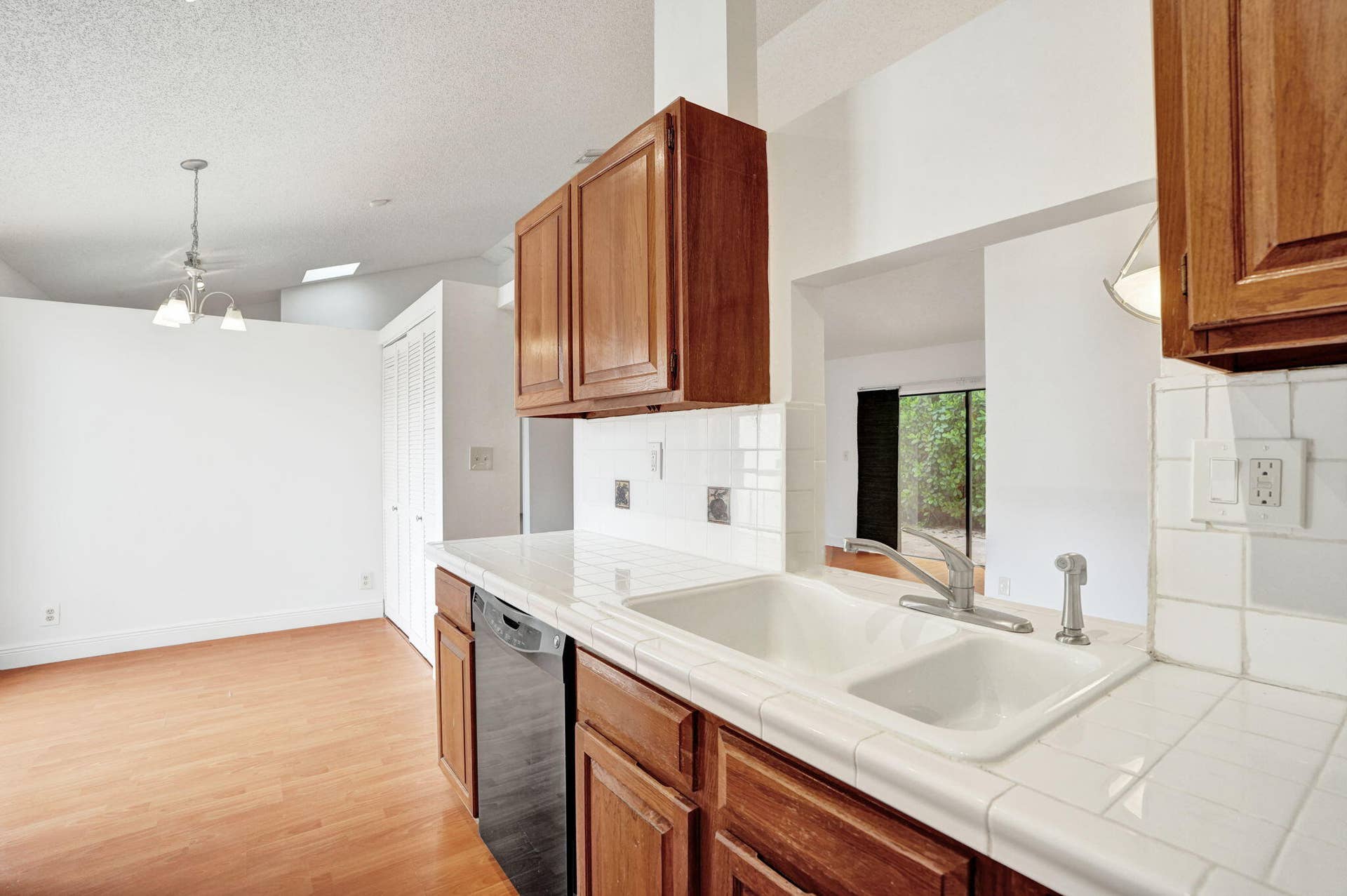 2001 Maplewood Drive, Coral Springs, FL 33071 30-web-or-mls-DSC07081