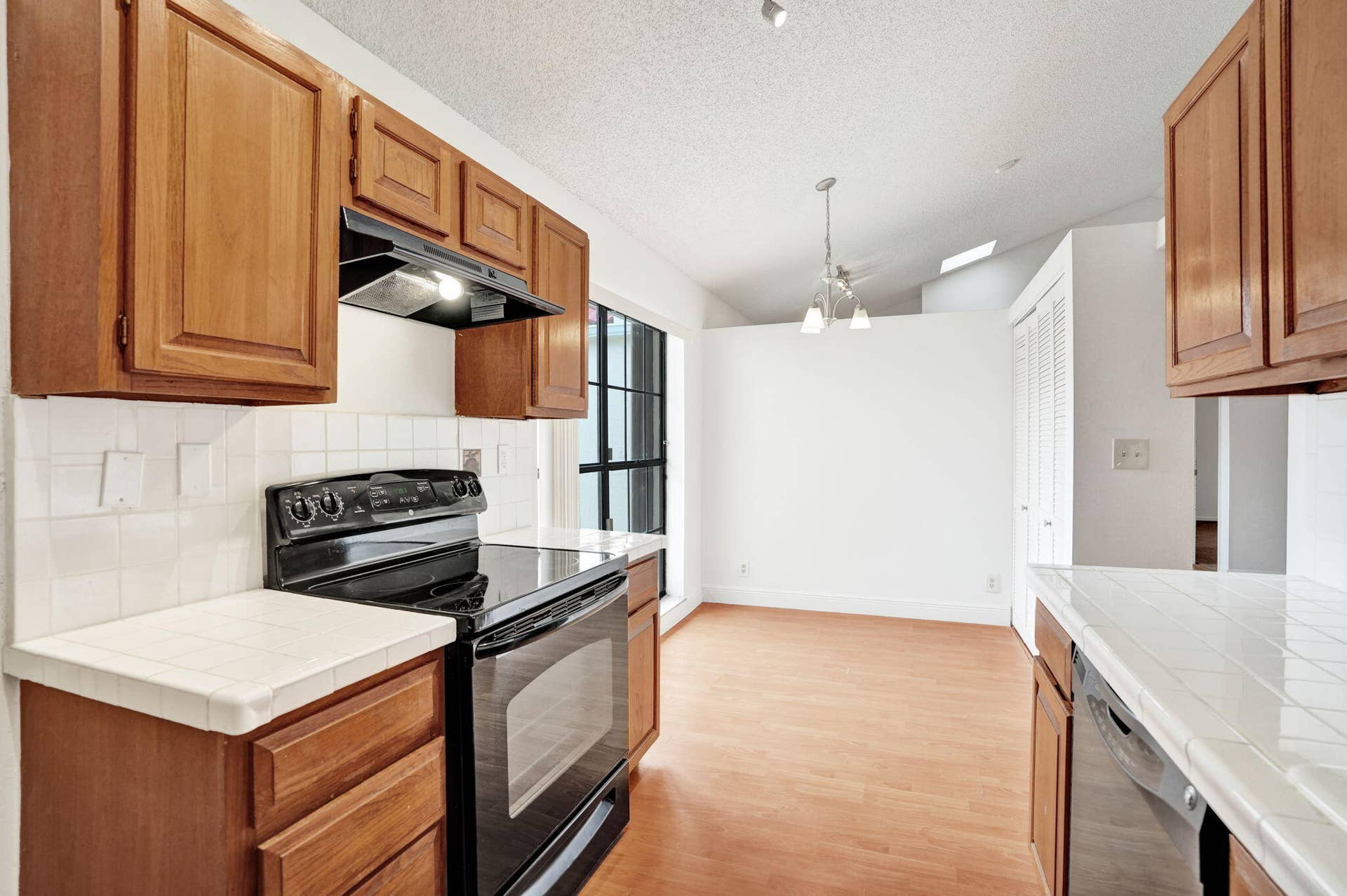 2001 Maplewood Drive, Coral Springs, FL 33071 28-web-or-mls-DSC07075