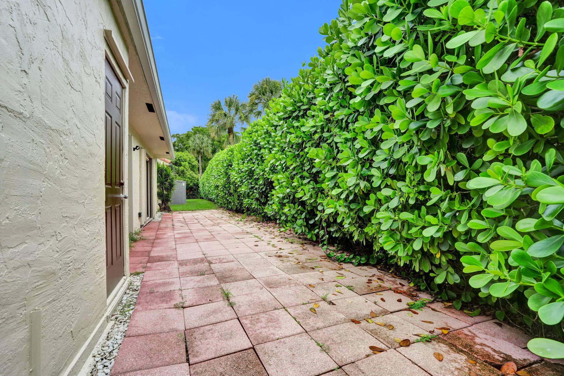 2001 Maplewood Drive, Coral Springs, FL 33071 52-web-or-mls-DSC07156