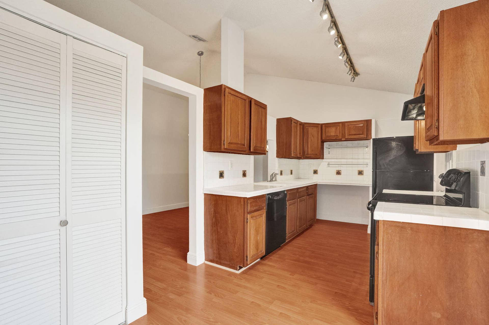 2001 Maplewood Drive, Coral Springs, FL 33071 23-web-or-mls-DSC07060