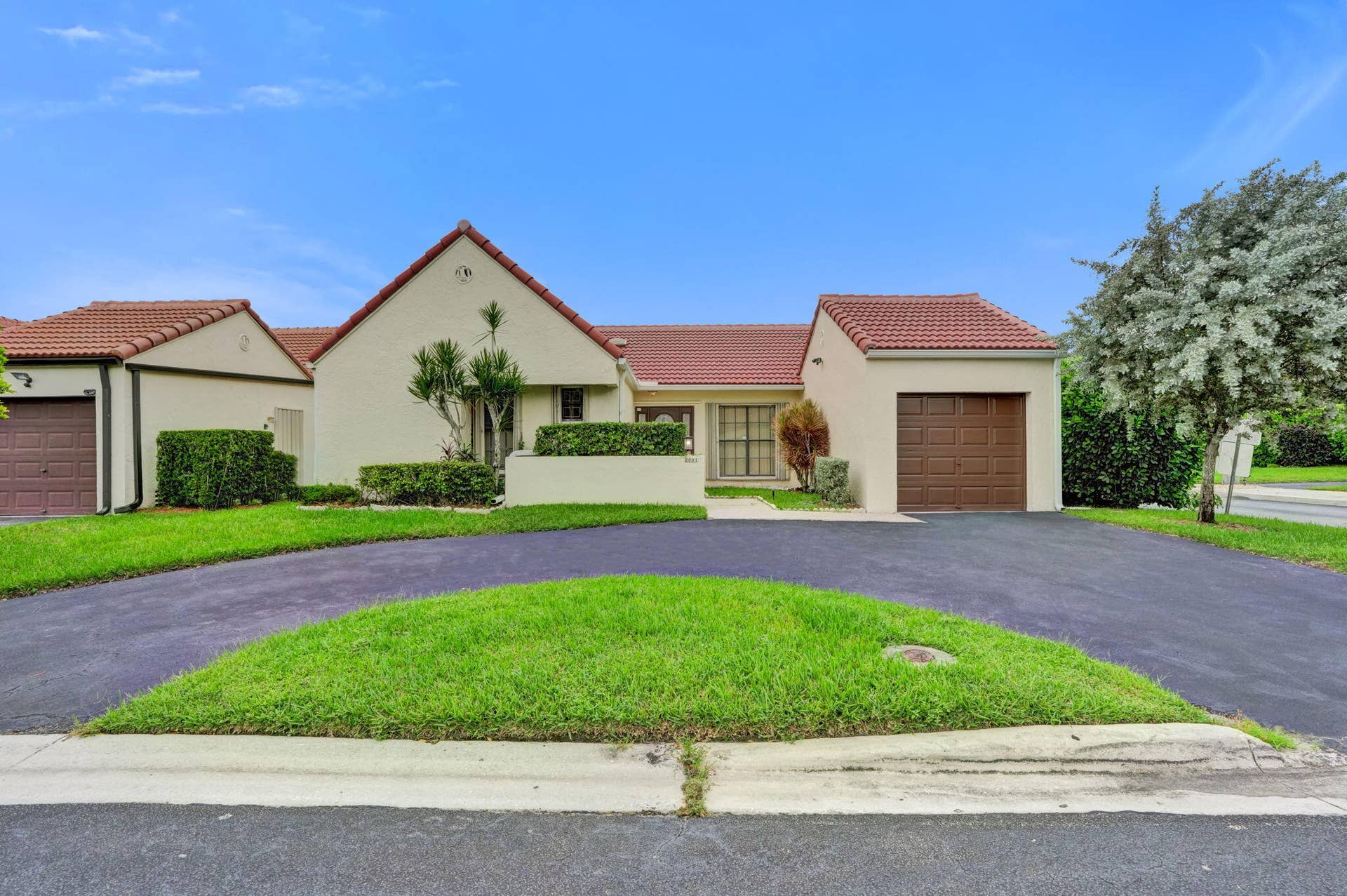2001 Maplewood Drive, Coral Springs, FL 33071 3-web-or-mls-DSC07003