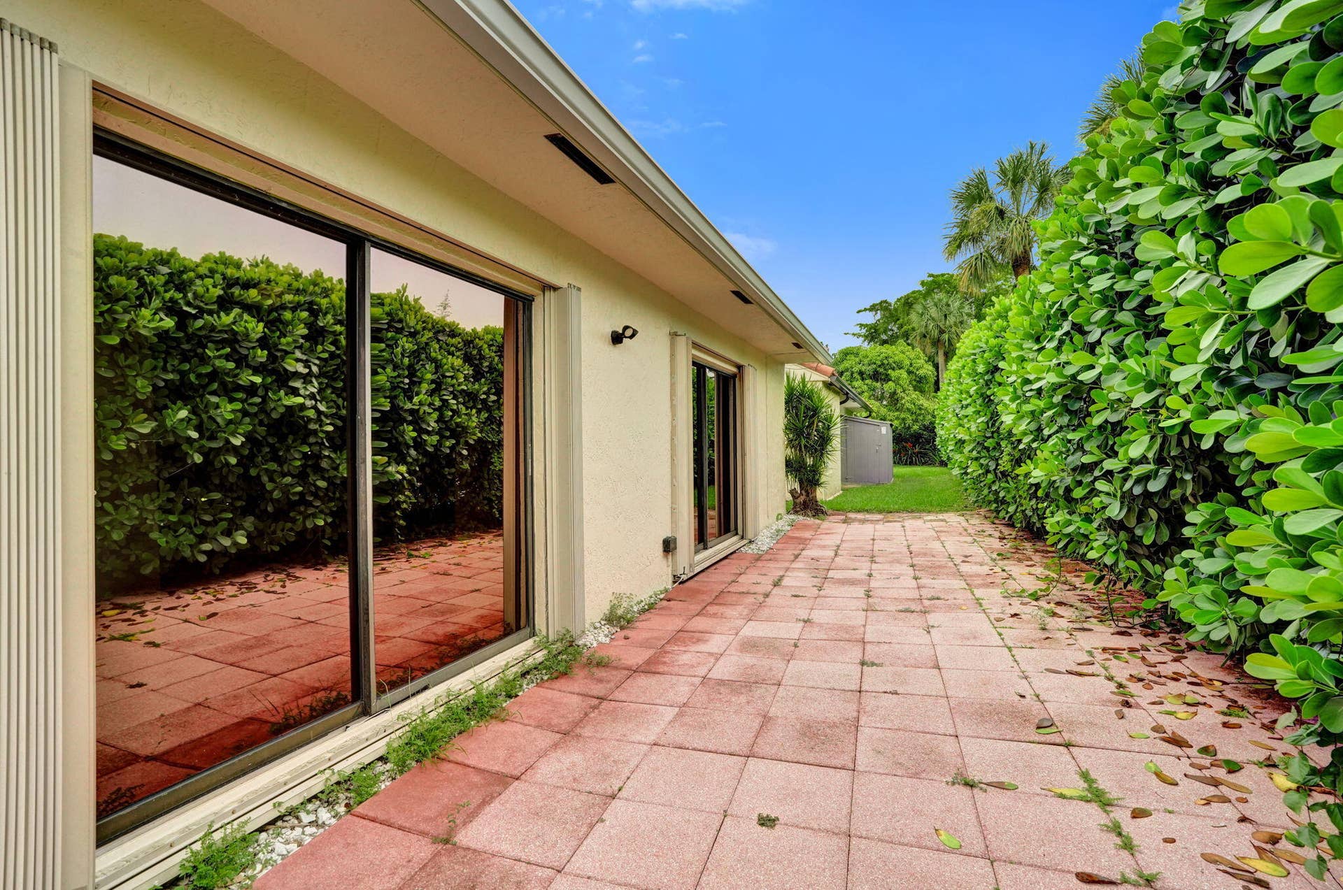 2001 Maplewood Drive, Coral Springs, FL 33071 54-web-or-mls-DSC07162