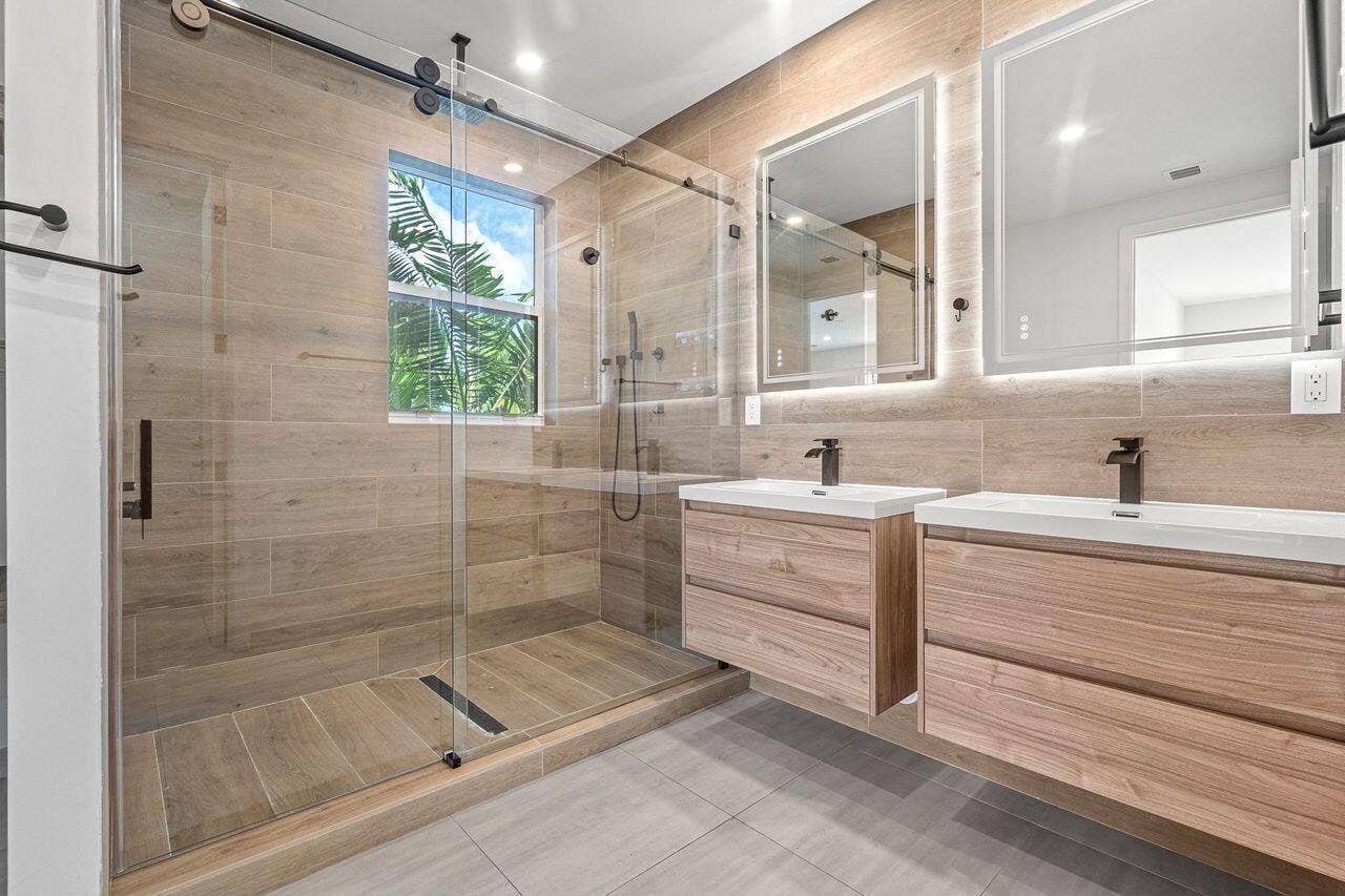 1720 SW 20th Street, Fort Lauderdale, FL 33315 Mster Bathroom