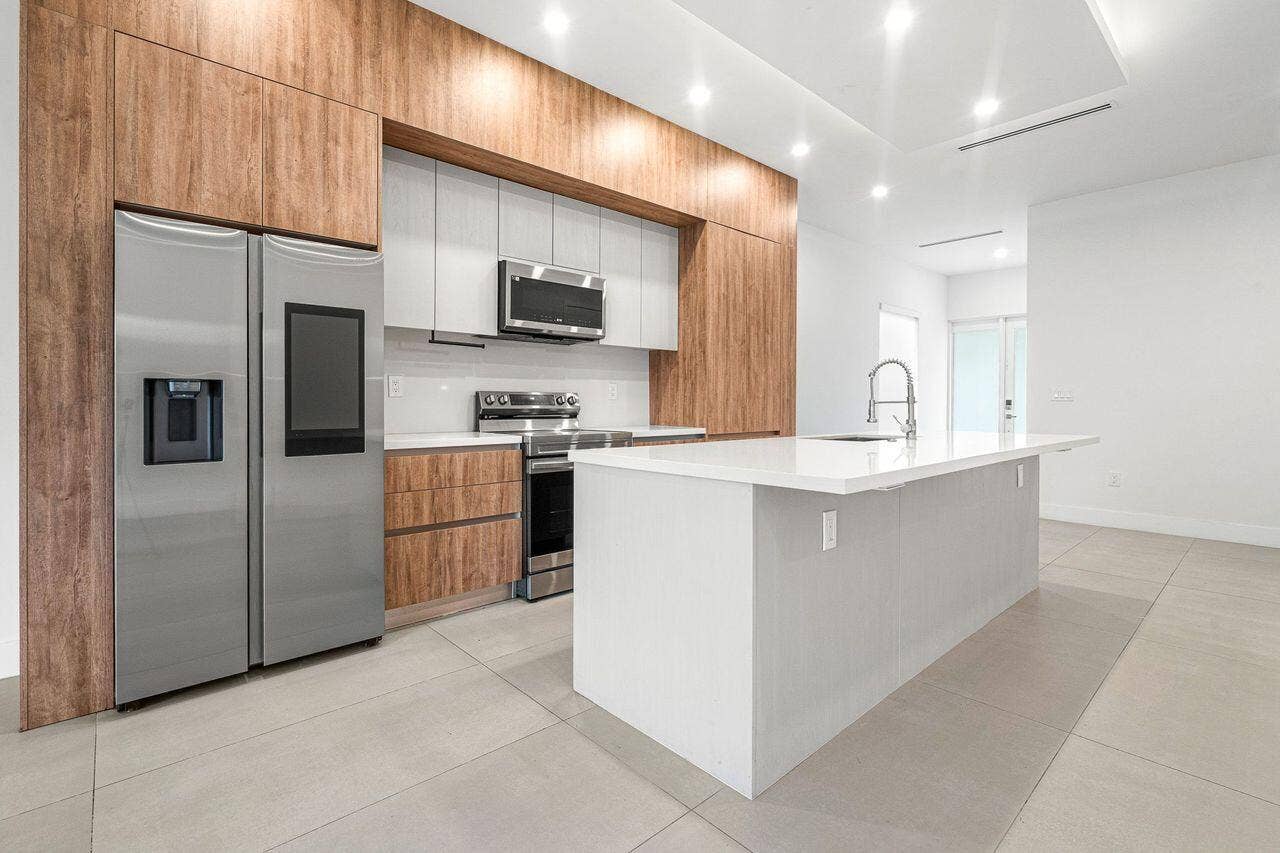 1720 SW 20th Street, Fort Lauderdale, FL 33315 Kitchen