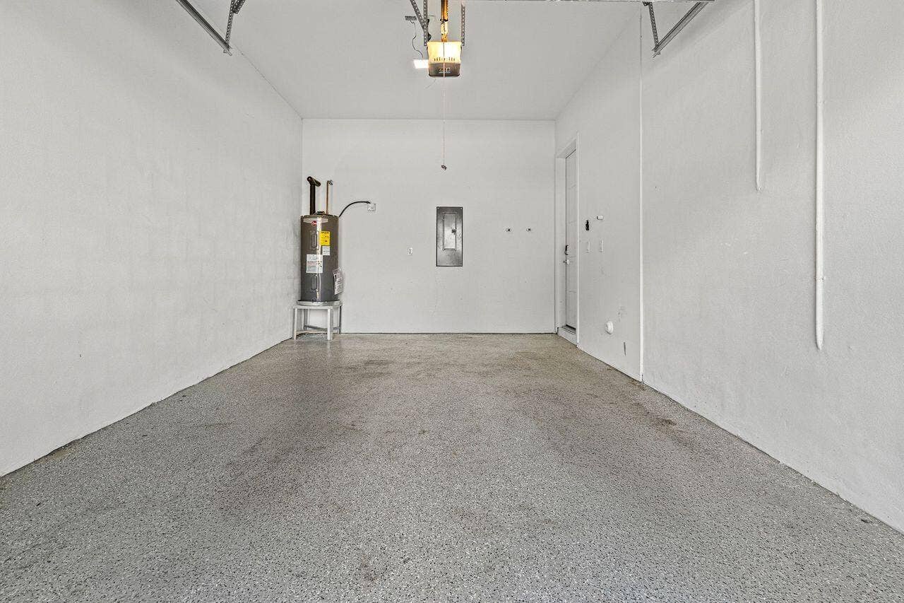 1720 SW 20th Street, Fort Lauderdale, FL 33315 Garage
