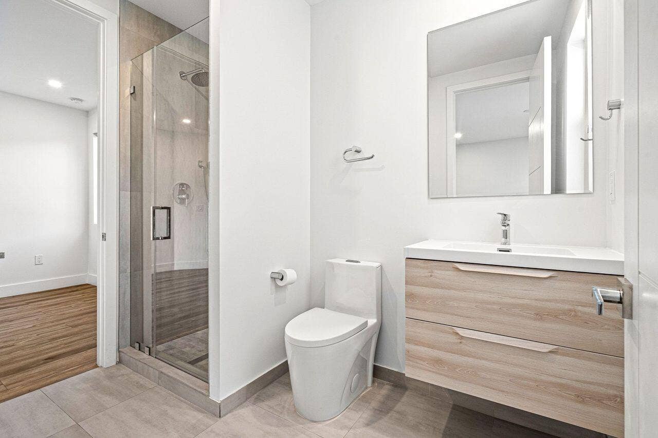 1720 SW 20th Street, Fort Lauderdale, FL 33315 3rd Bathroom