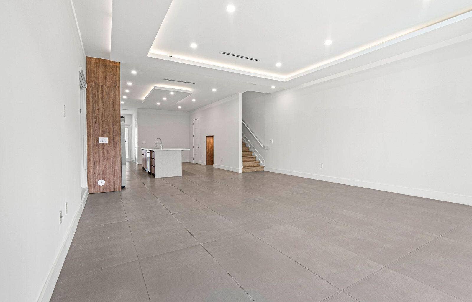 1720 SW 20th Street, Fort Lauderdale, FL 33315 Main Room 2