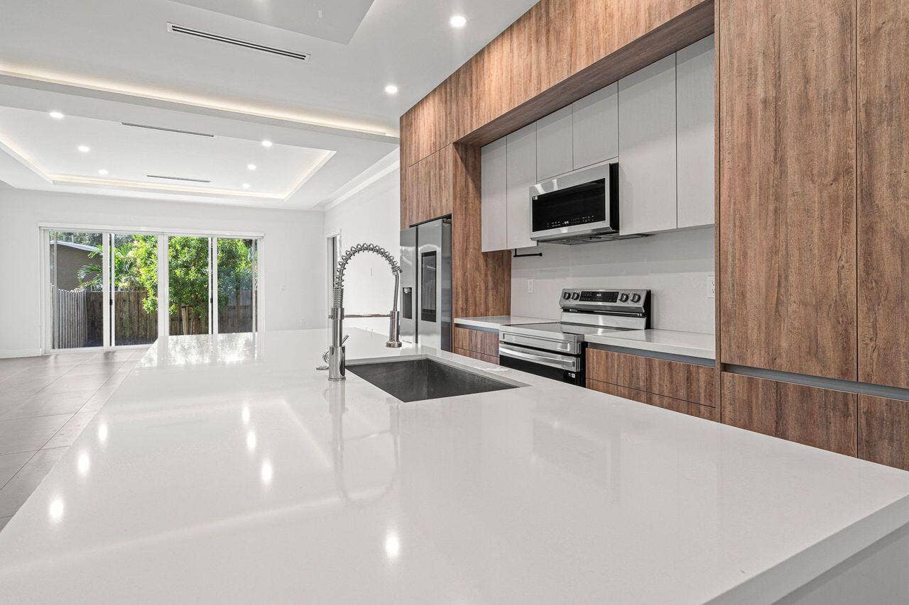 1720 SW 20th Street, Fort Lauderdale, FL 33315 Kitchen 2