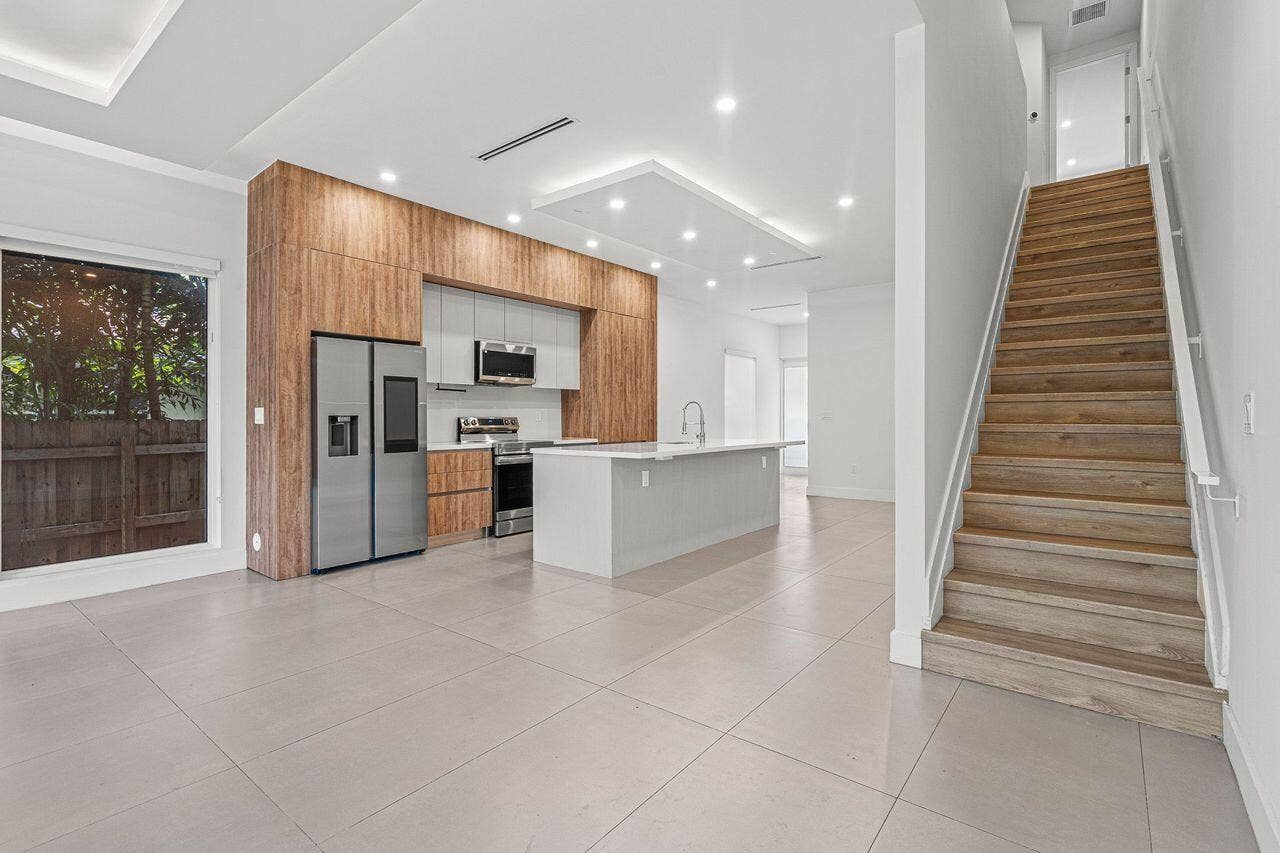1720 SW 20th Street, Fort Lauderdale, FL 33315 Kitchen - Stairs