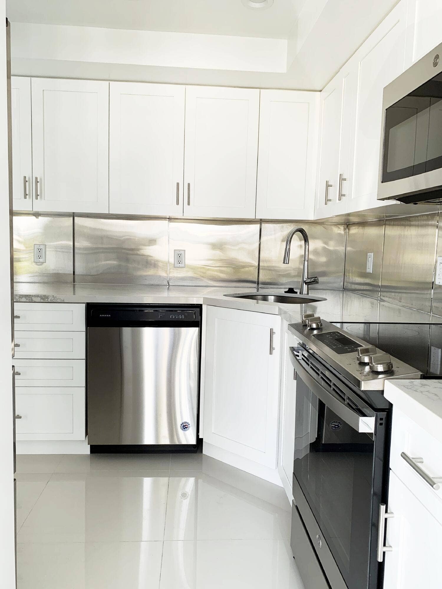 231 Marine Court, #2, Lauderdale By The Sea, FL 33308 Kitchen_from kitchen door