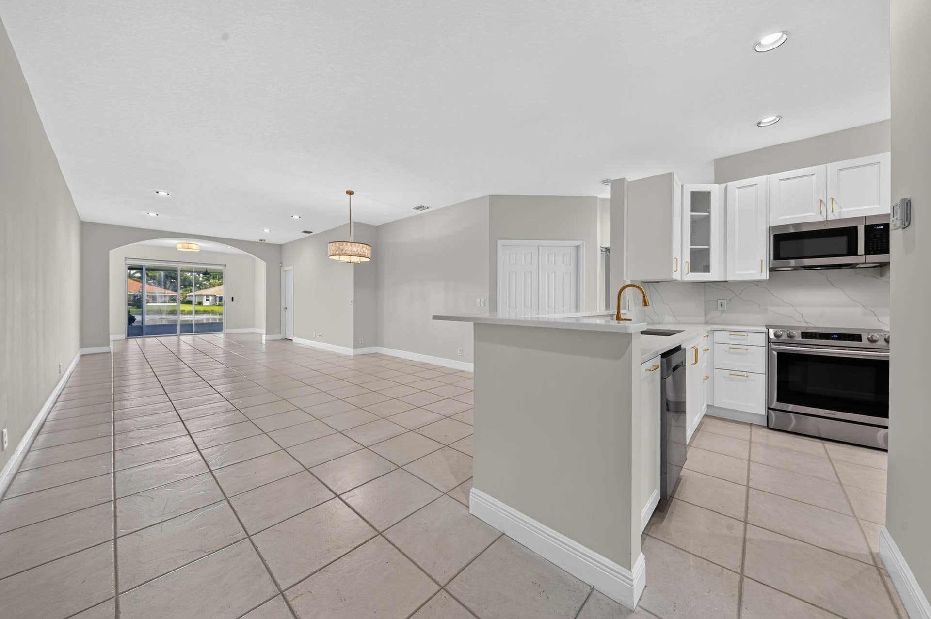 9818 Crescent View Drive S, Boynton Beach, FL 33437 V1 8a 13-print-_DSC3994